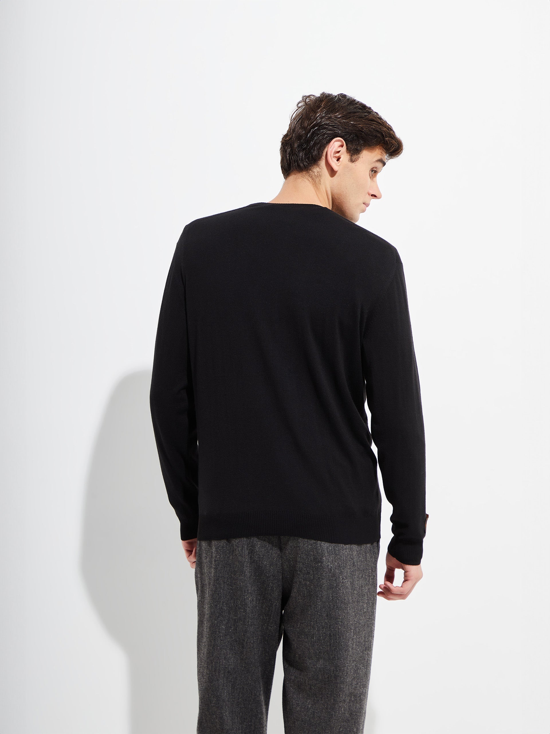 Brian Sweater Vicuña Color Black