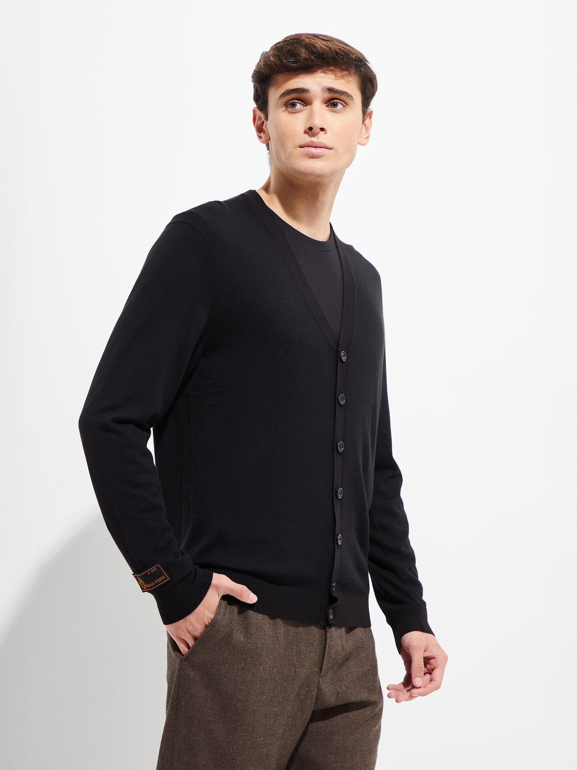 Bernard Cardigan Vicuña Color Black