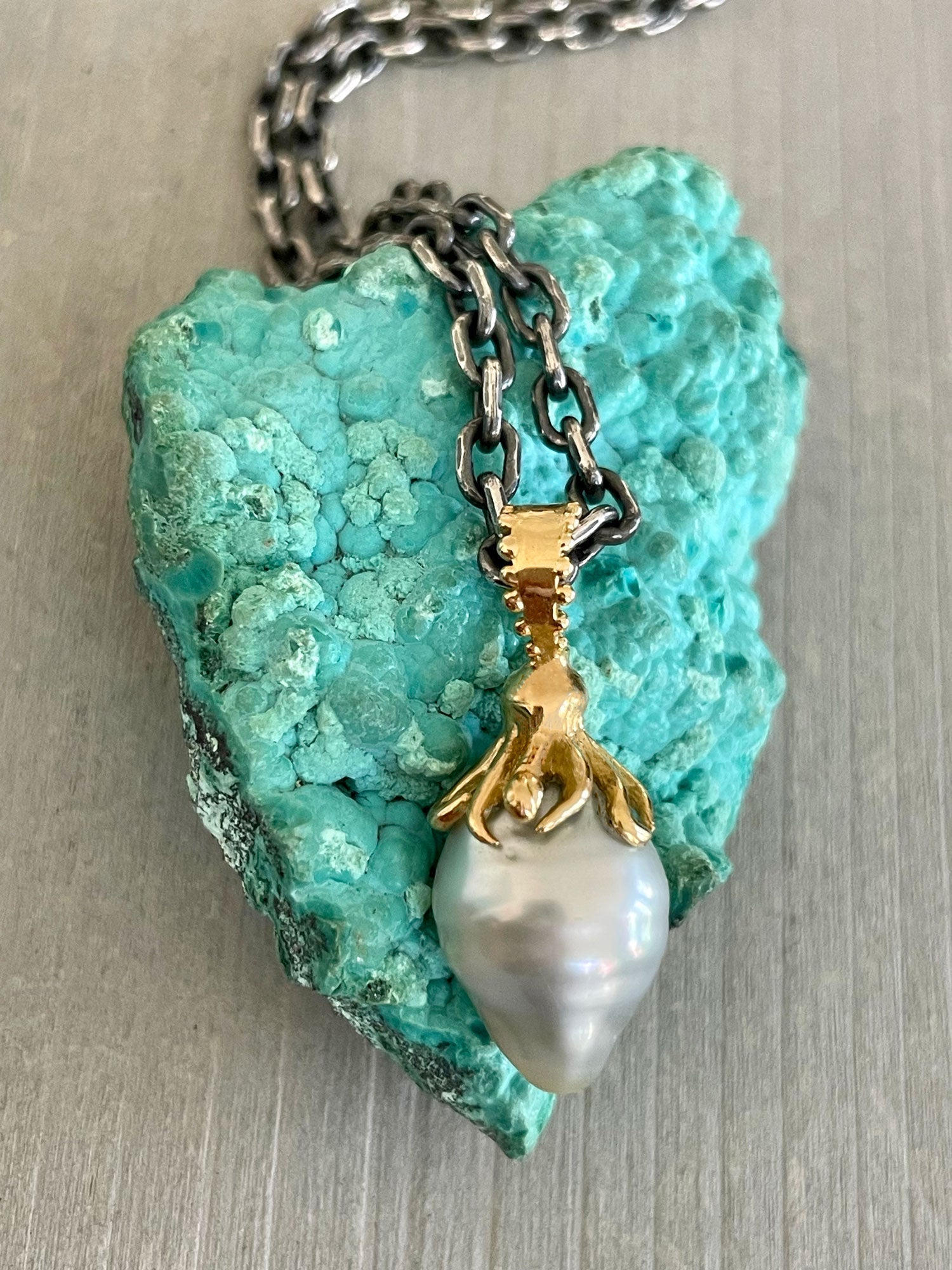 MERCURY-FREE GOLD OCTOPUS PEARL NECKLACE - Paz Lifestyle