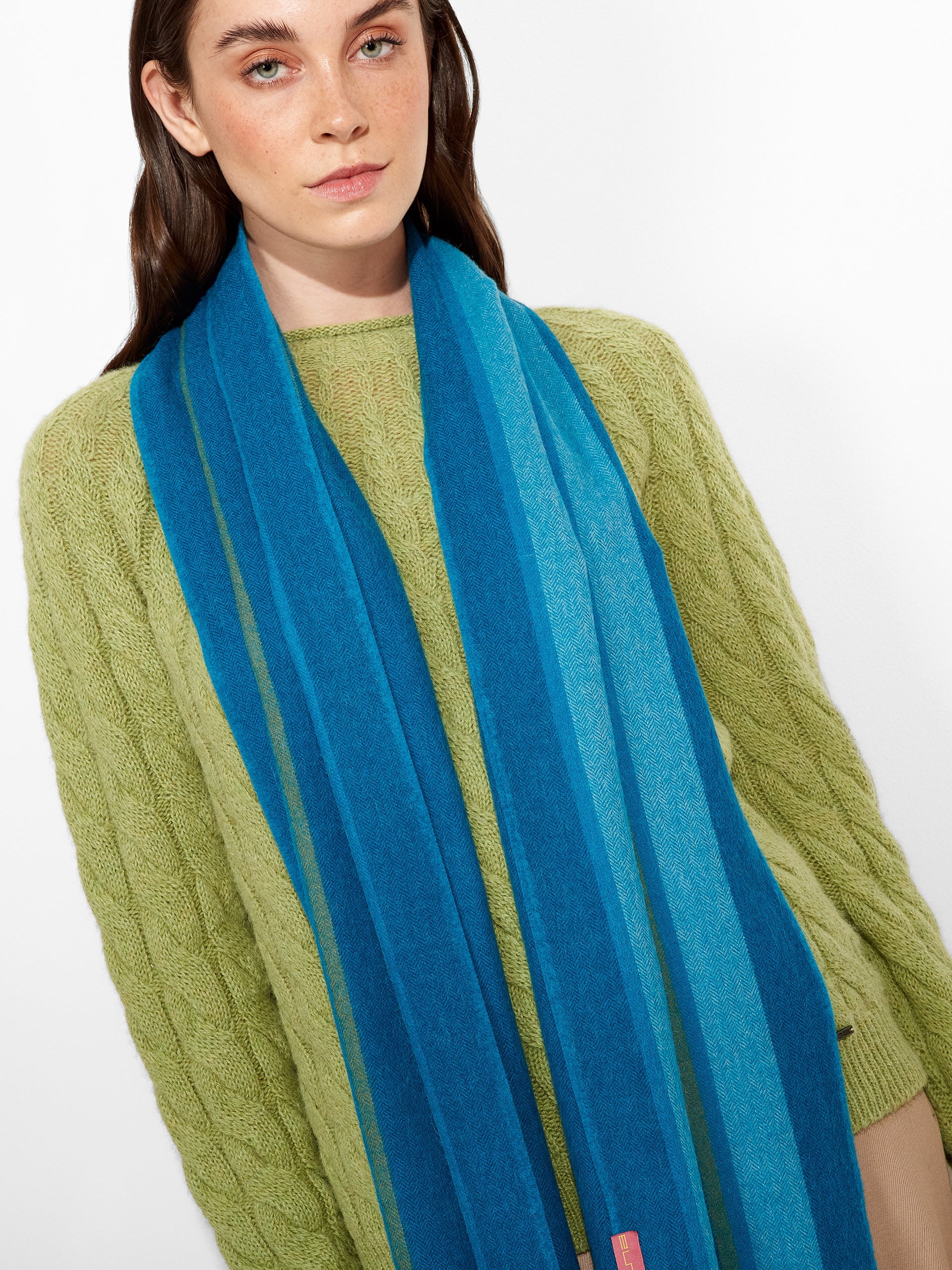 Perejil Scarf Baby Alpaca Color Turquoise