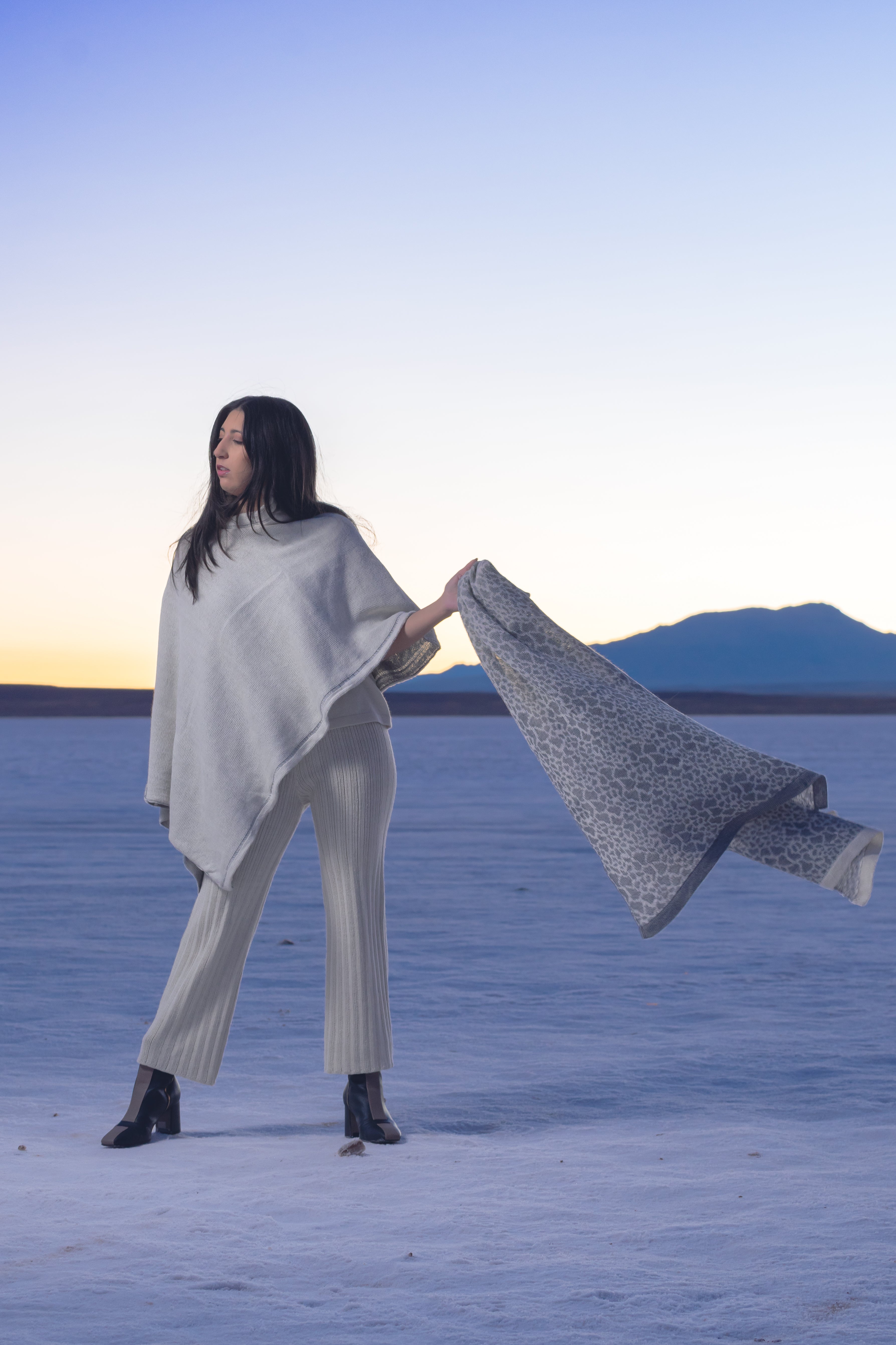 Print Alpaca Scarf - Paz Lifestyle