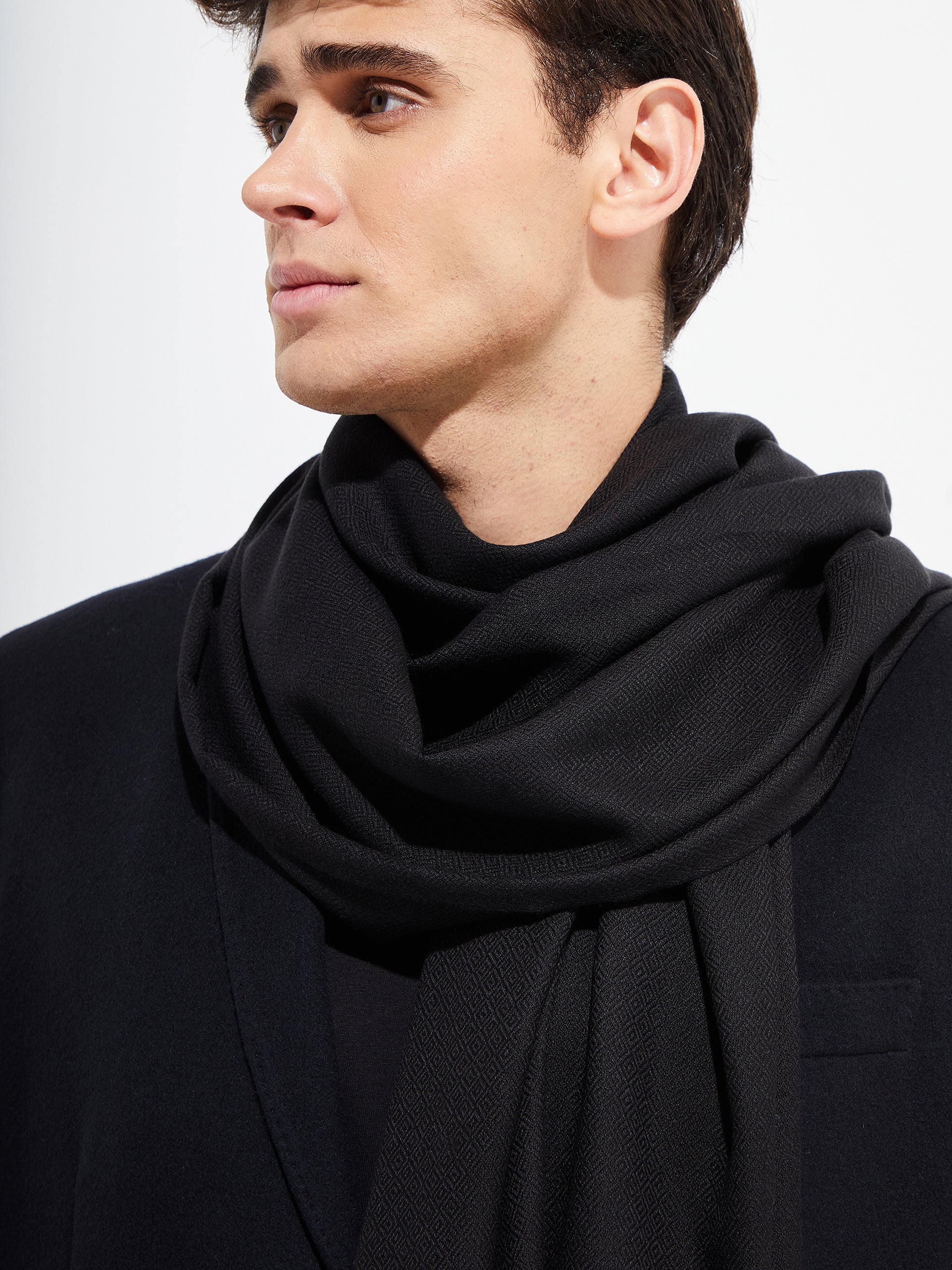 Bellinzona Shawl Vicuña Color Black