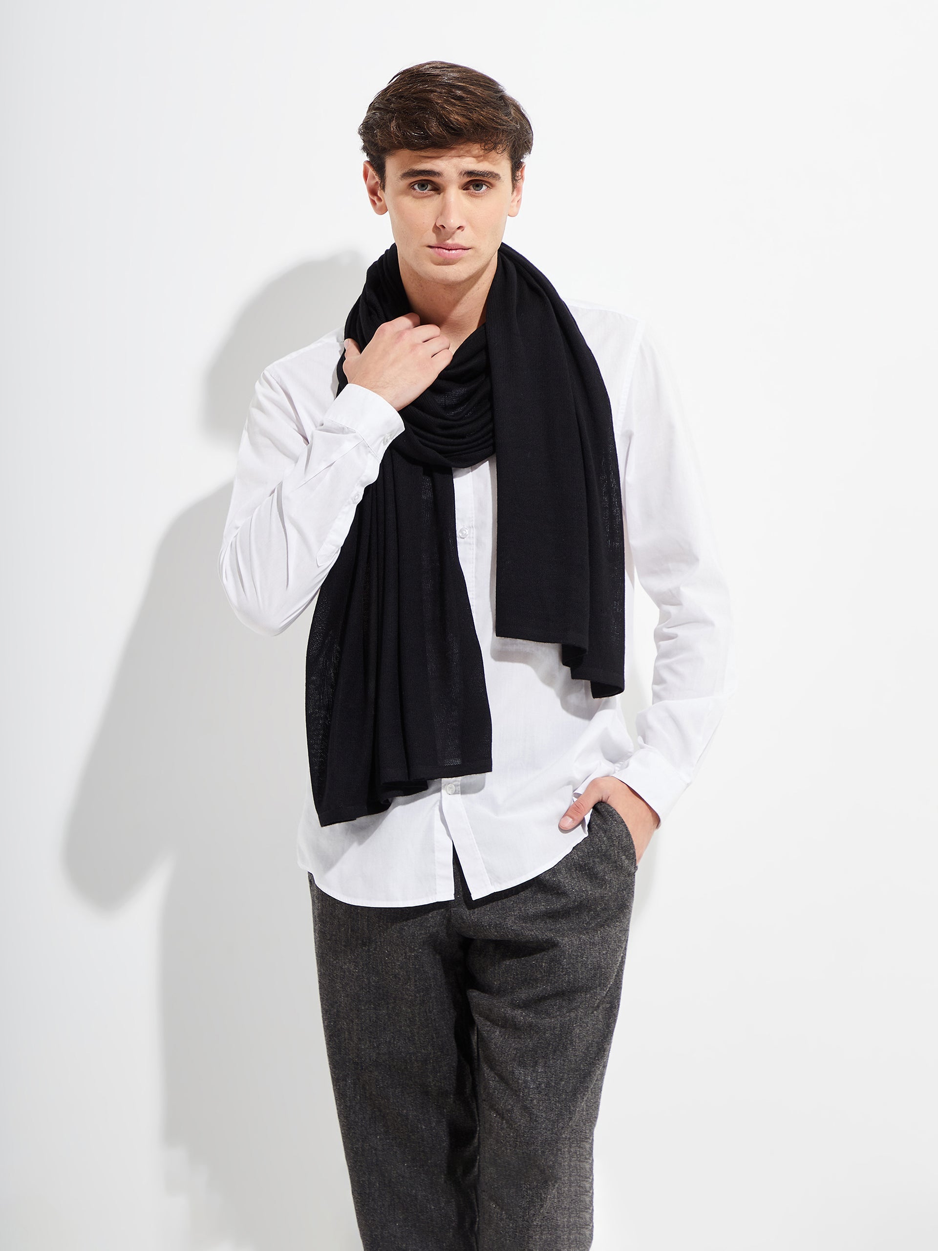 Bouveret Shawl Vicuña Color Black