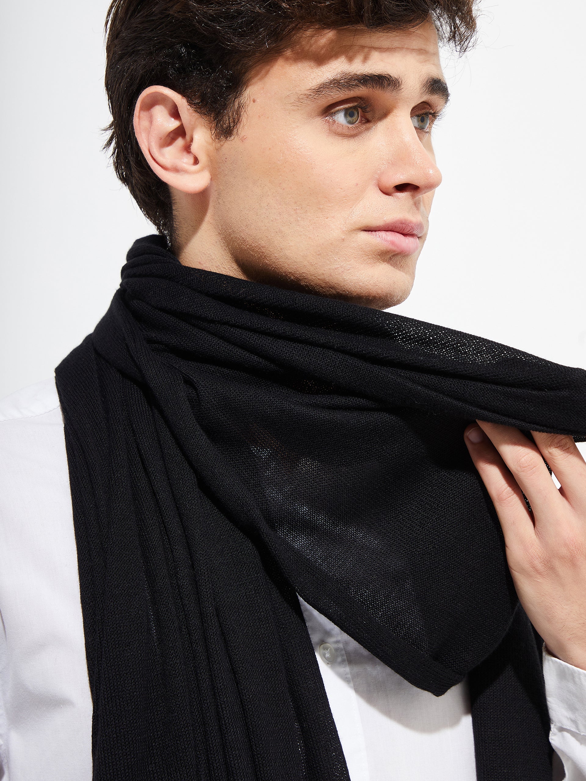 Bouveret Shawl Vicuña Color Black