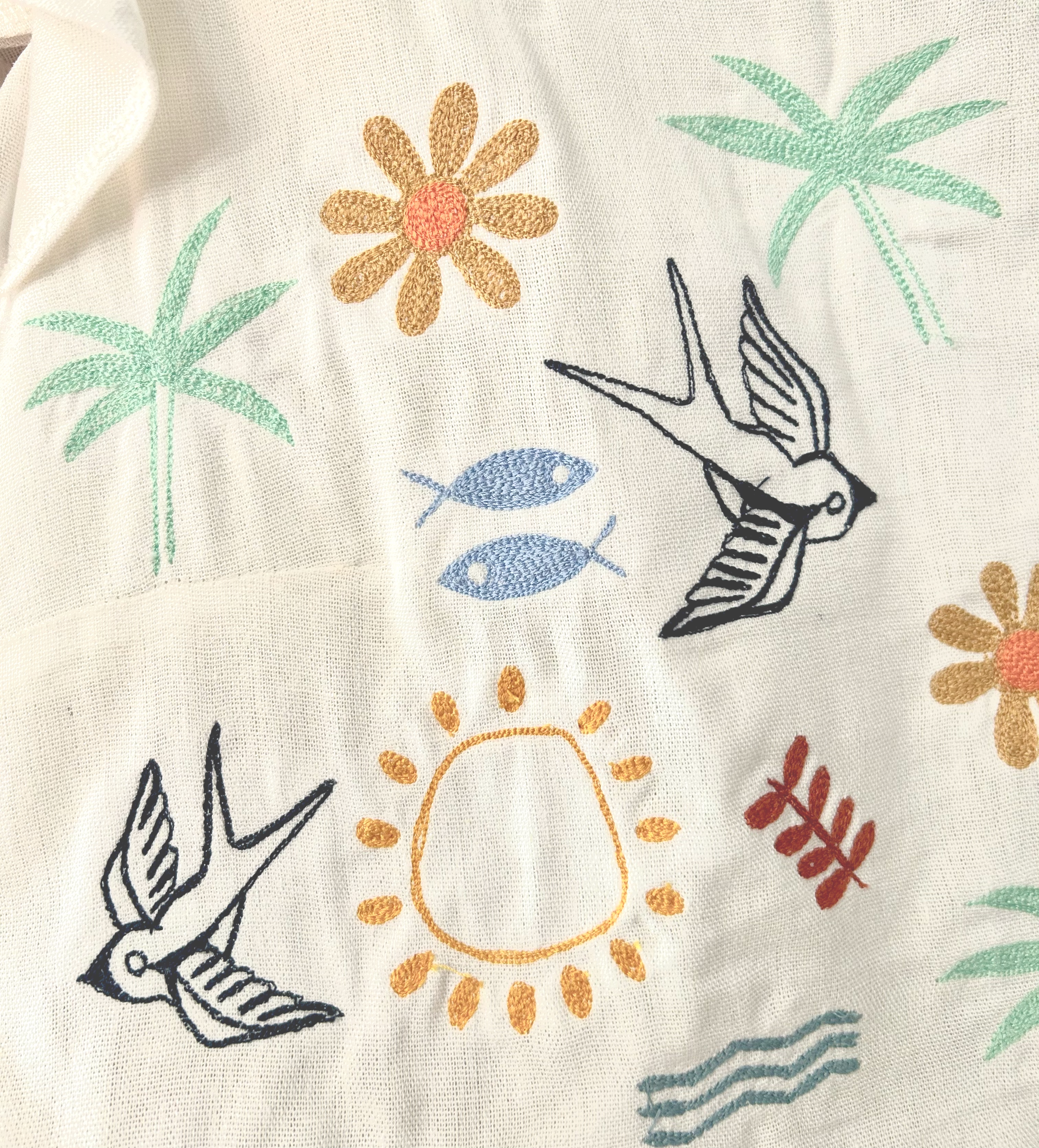 AGUSTINA - SWALLOWS CROP SHIRT - NOQA KASHANI COLLECTION - Paz Lifestyle