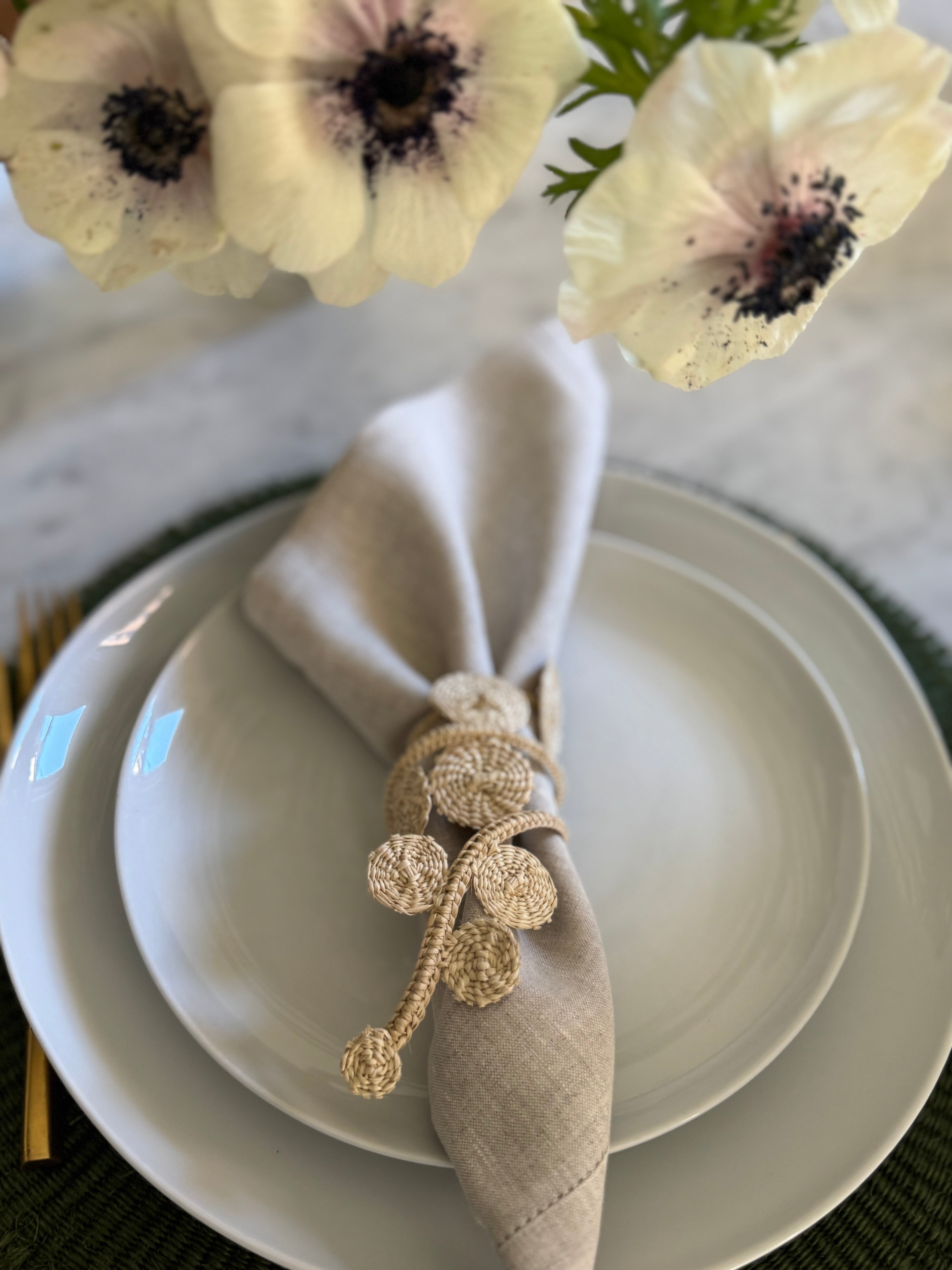 Iraca Palm Seeded Napkin rings Set of 4 - Paz Lifestyle