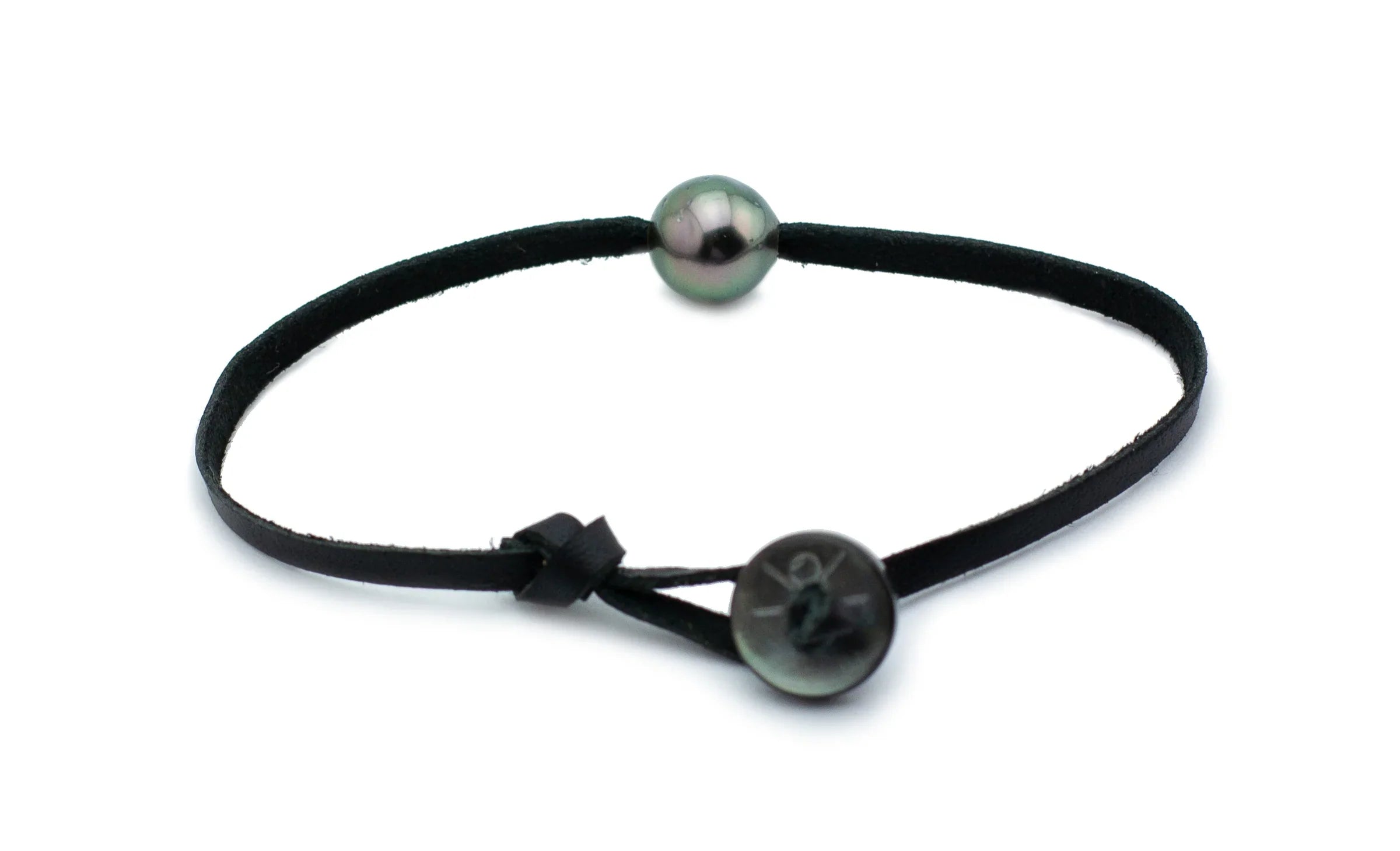 Kamoka for Men: Mana Bracelet with Mother-of-Pearl Button Closure