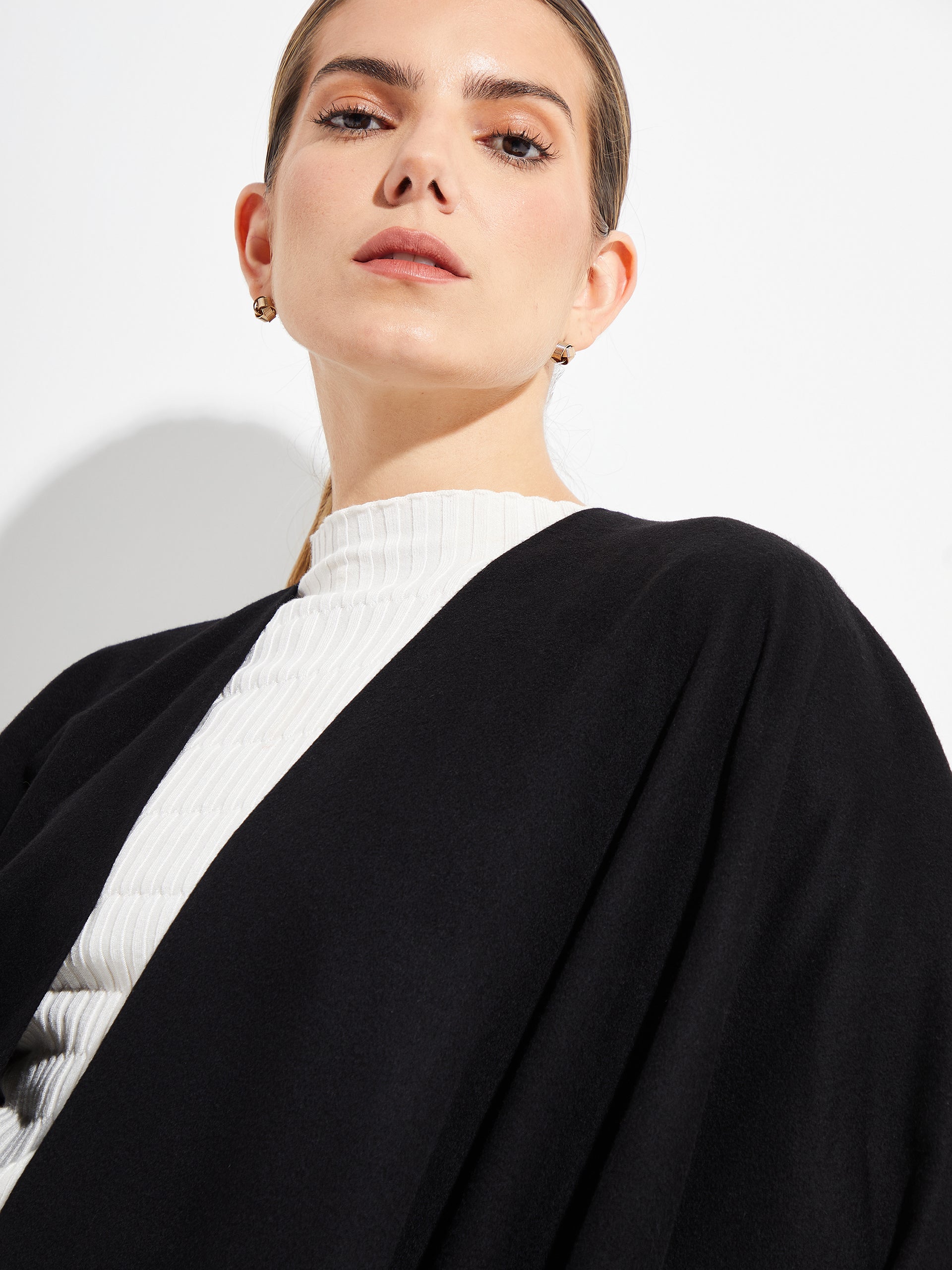 Betty Cape Vicuña Color Black