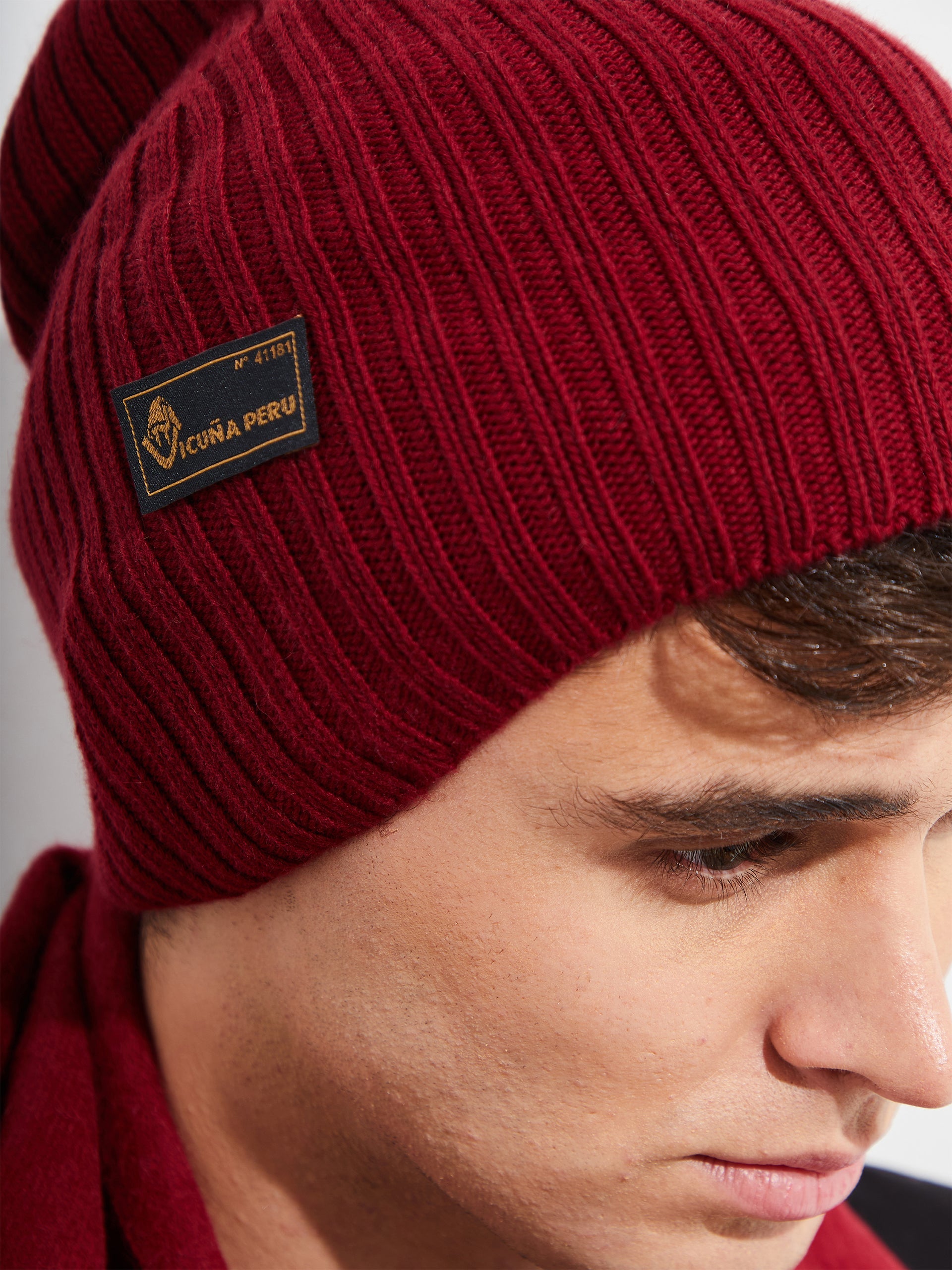 Benji Vicuna Color Red - Paz Lifestyle