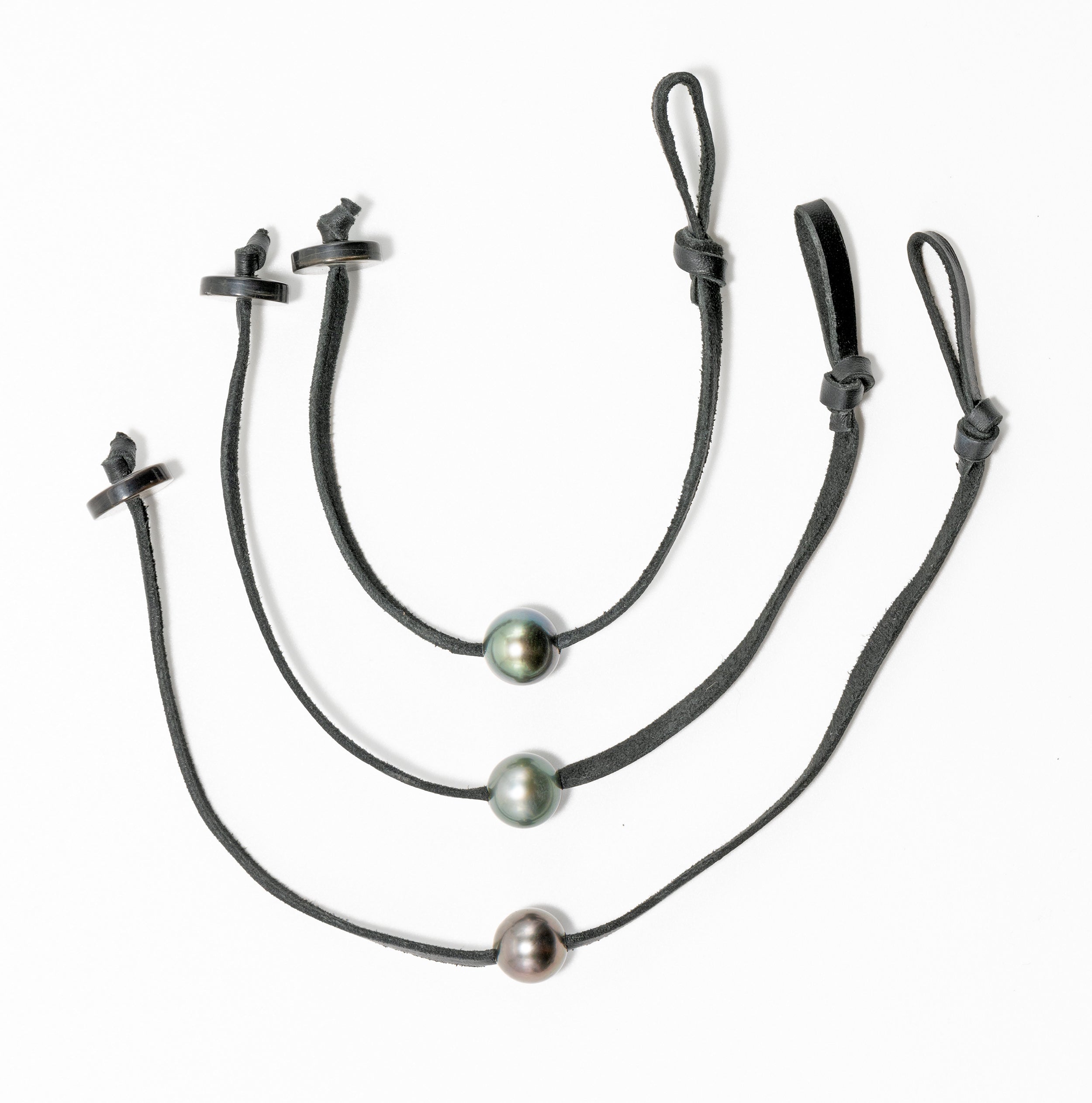 Kamoka for Men: Mana Necklace with Mother-of-Pearl Button Closure - Paz Lifestyle