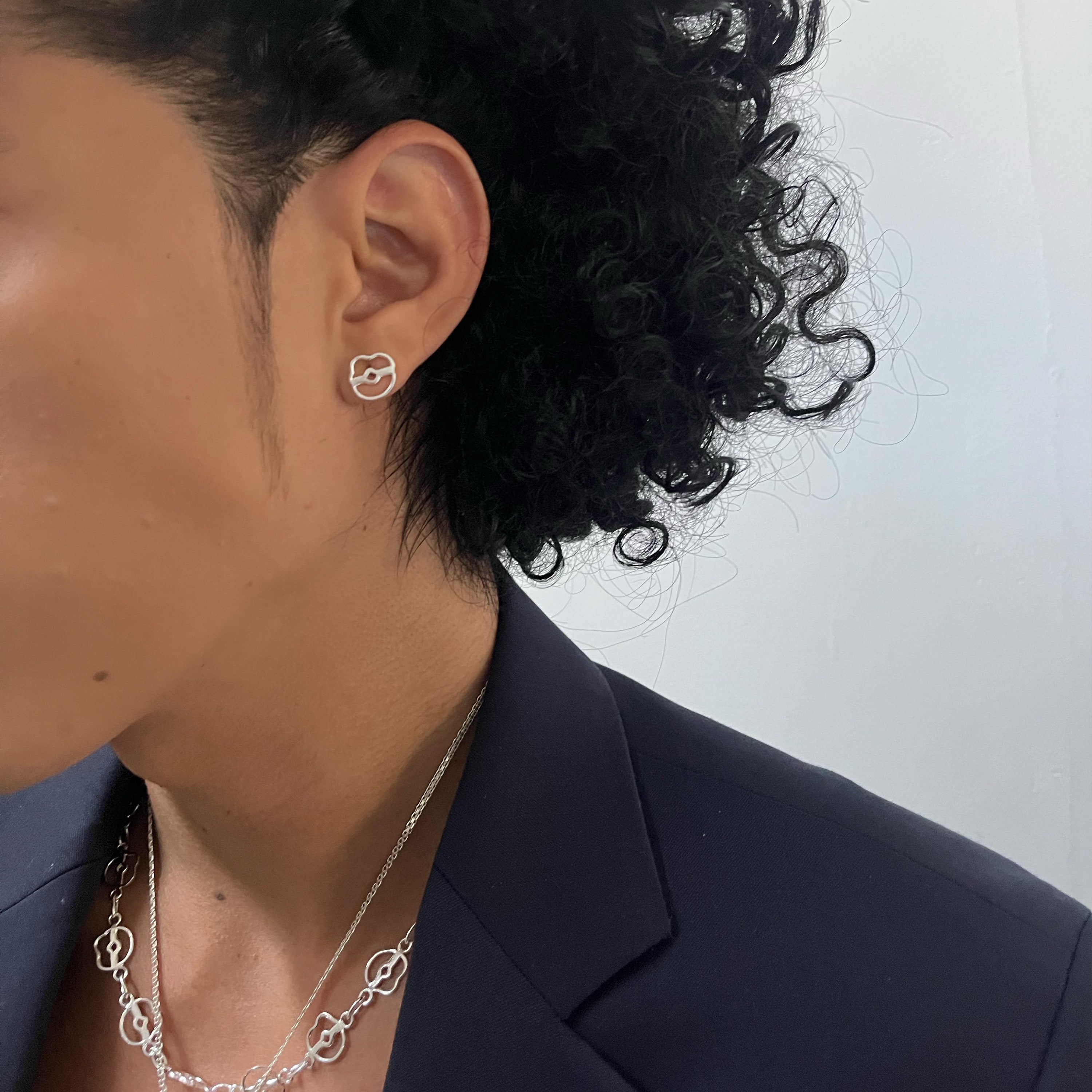 Tiny Besos Earrings - Paz Lifestyle