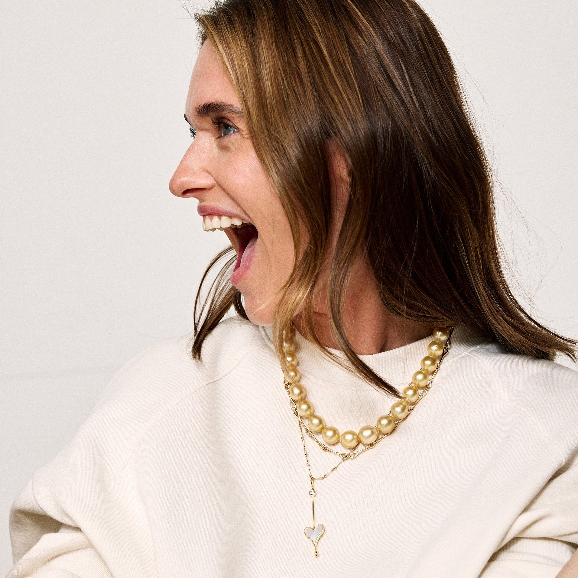 Love Wand Pendant in Sterling Silver and Mother-of-Pearl - Paz Lifestyle 