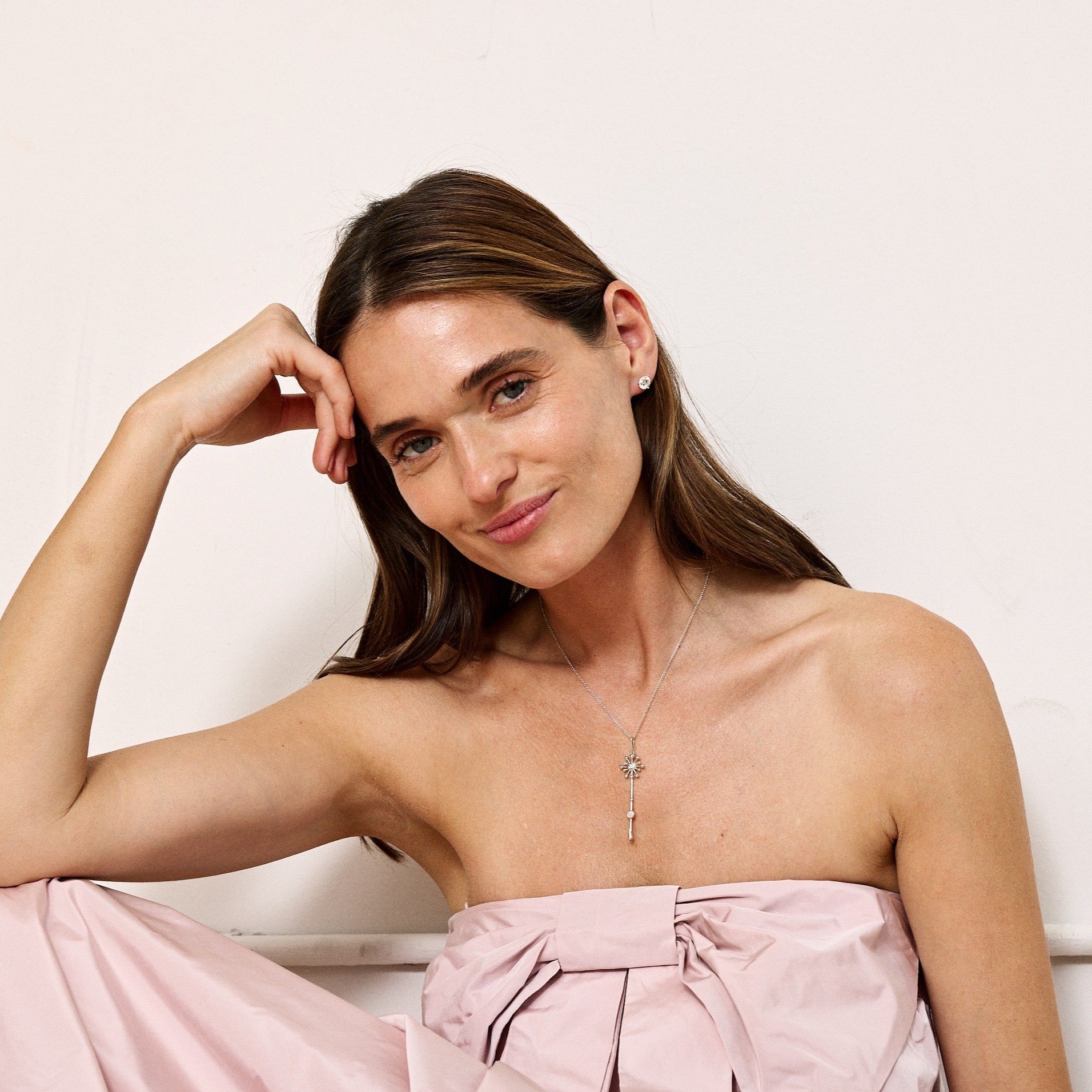 Light Wand Pendant in Sterling Silver and Mother-of-Pearl - Paz Lifestyle 