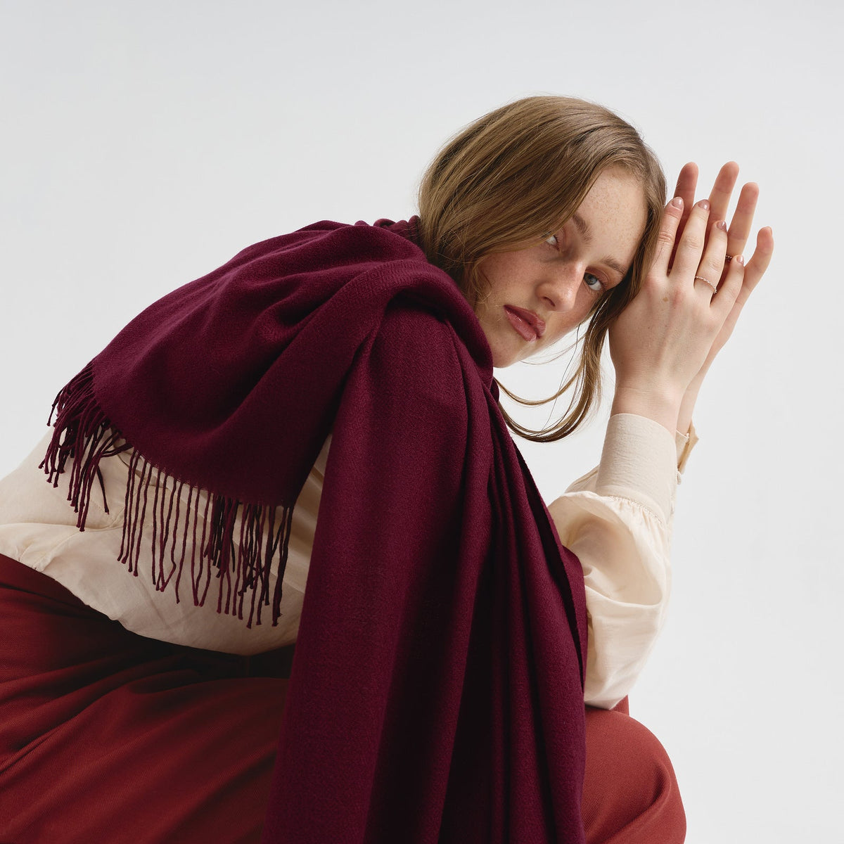 Bellinzona Shawl Vicuña Cherry
