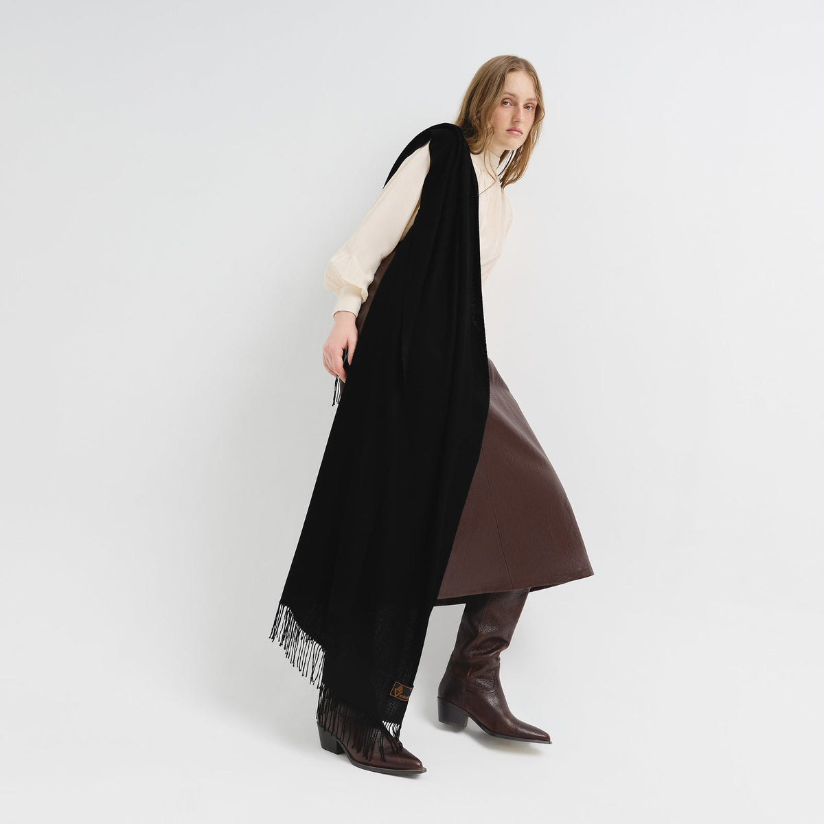 Bellinzona Shawl Vicuña Color Black