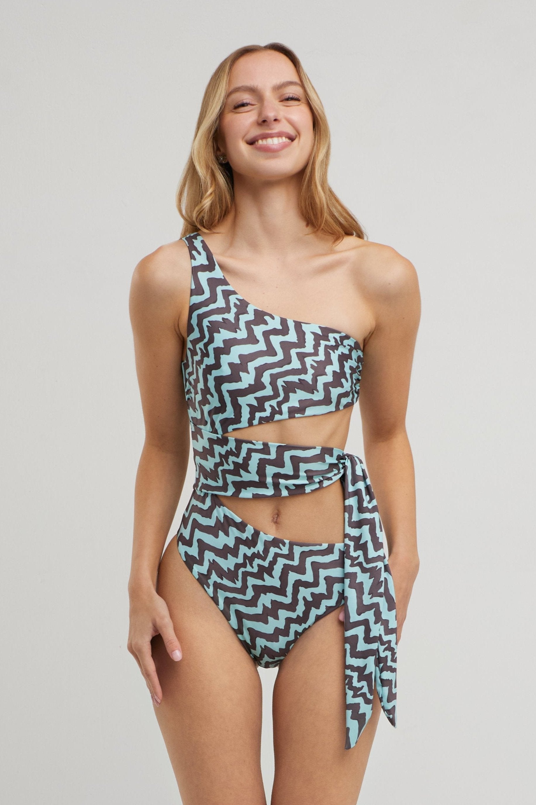 KUSI One-Shoulder One-Piece - Paz Lifestyle 