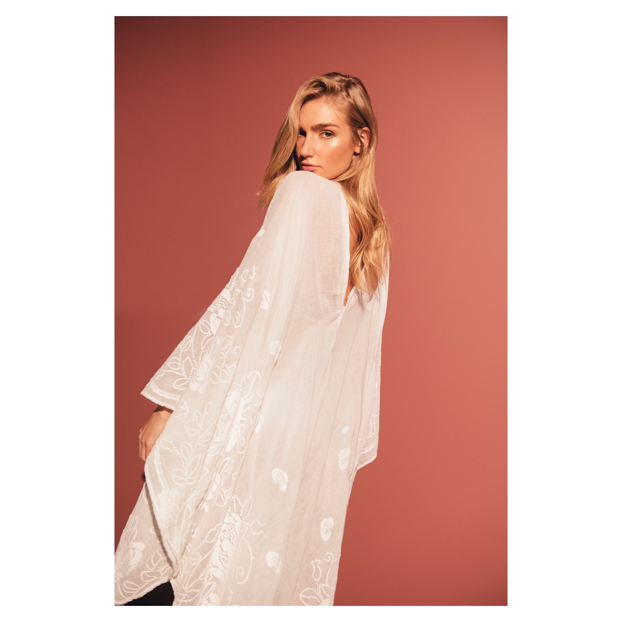 Embroidery White Tunica by Touche - Paz Lifestyle 