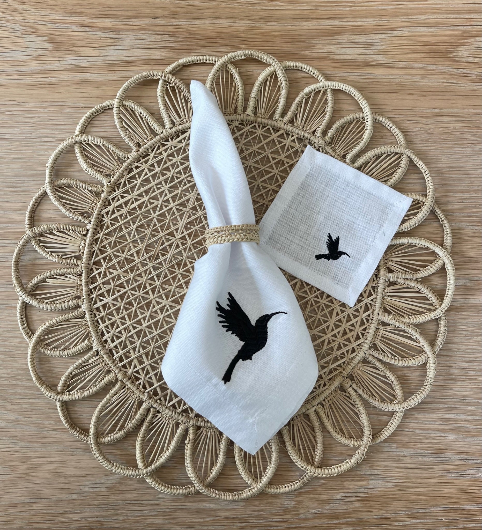 Hummingbird Hand Embroidered Linen Napkin by Helecho Set of 4 - Paz Lifestyle 