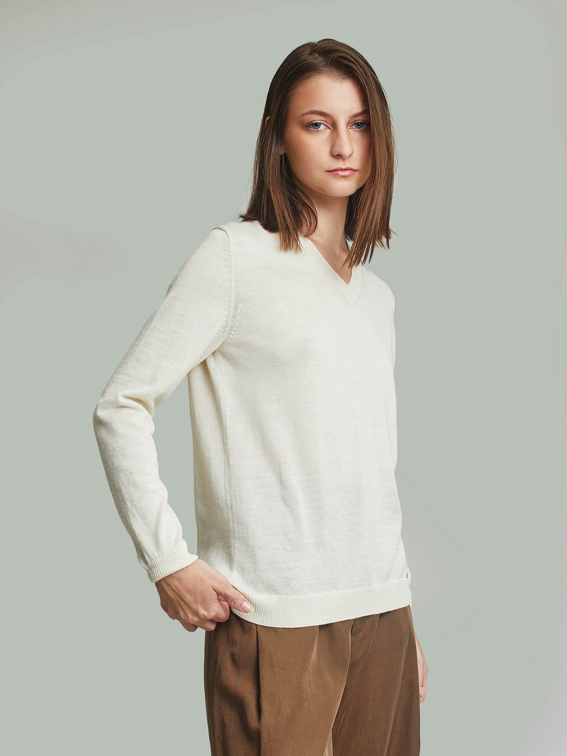 Alicia Sweater Baby Alpaca Color Ecru - Paz Lifestyle 