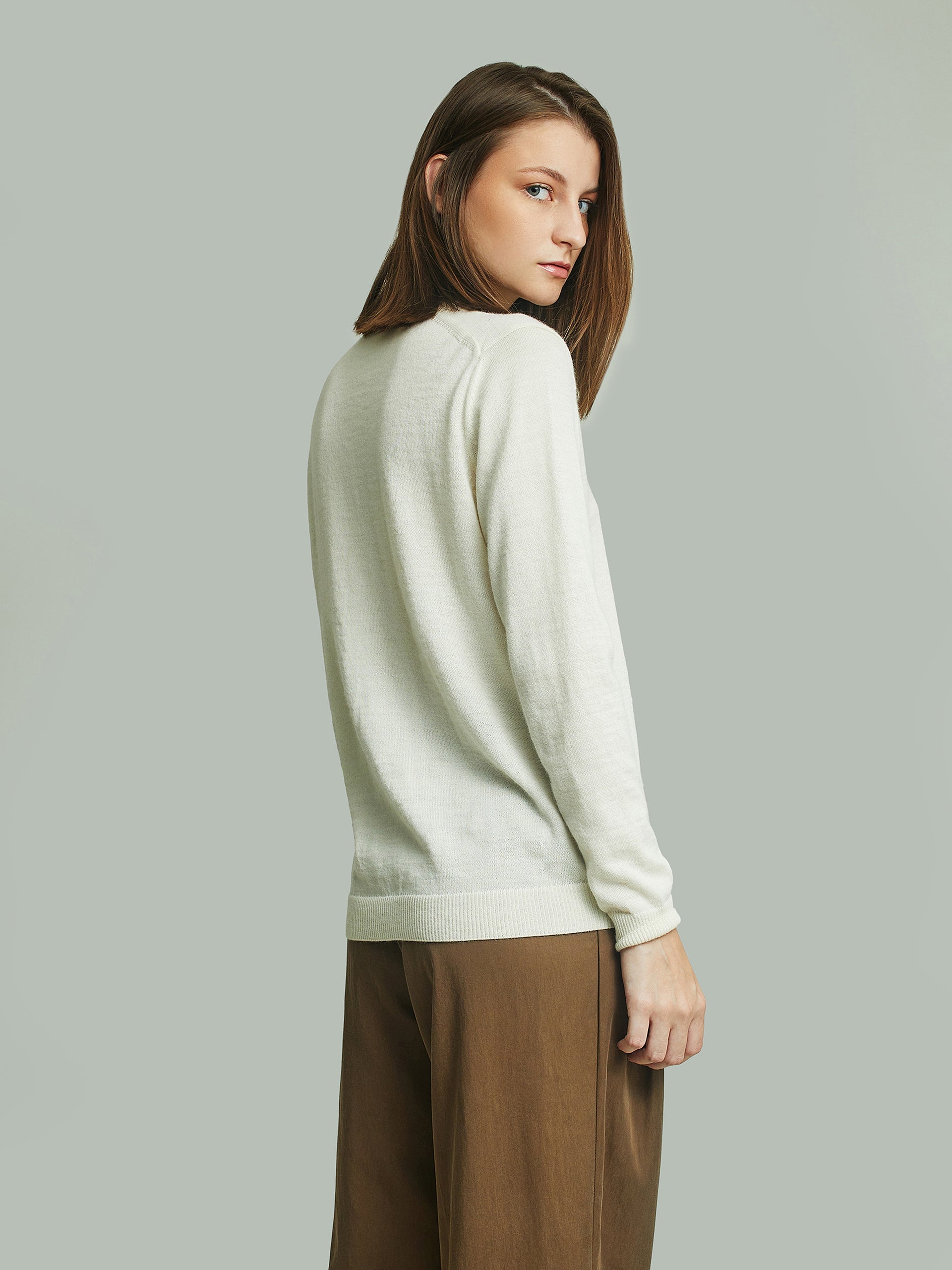Alicia Sweater Baby Alpaca Color Ecru - Paz Lifestyle 