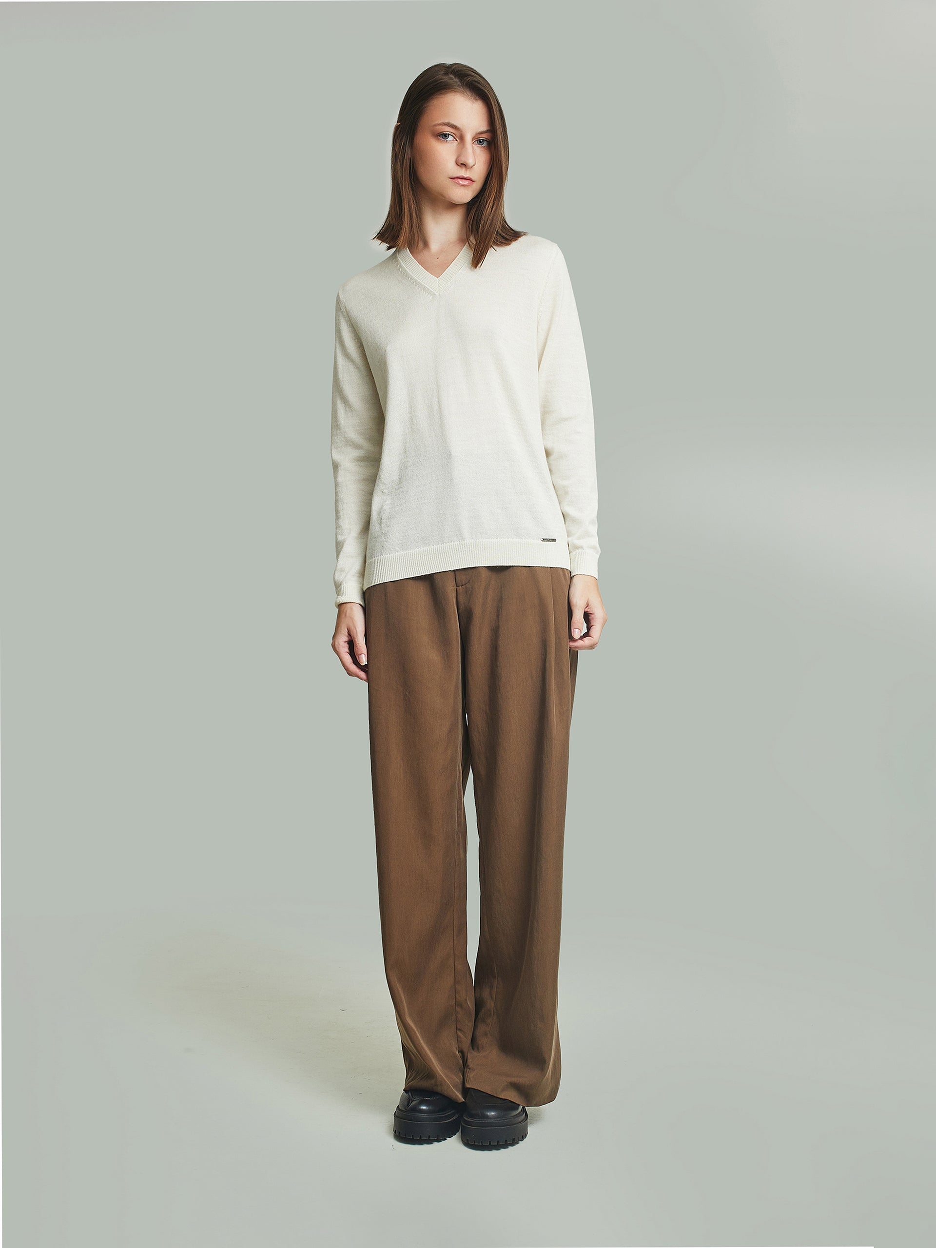 Alicia Sweater Baby Alpaca Color Ecru - Paz Lifestyle 