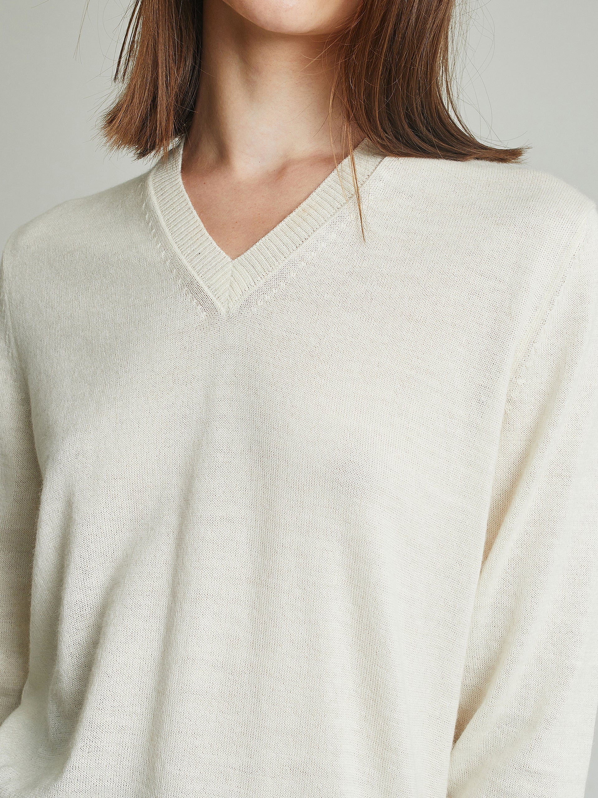 Alicia Sweater Baby Alpaca Color Ecru - Paz Lifestyle 