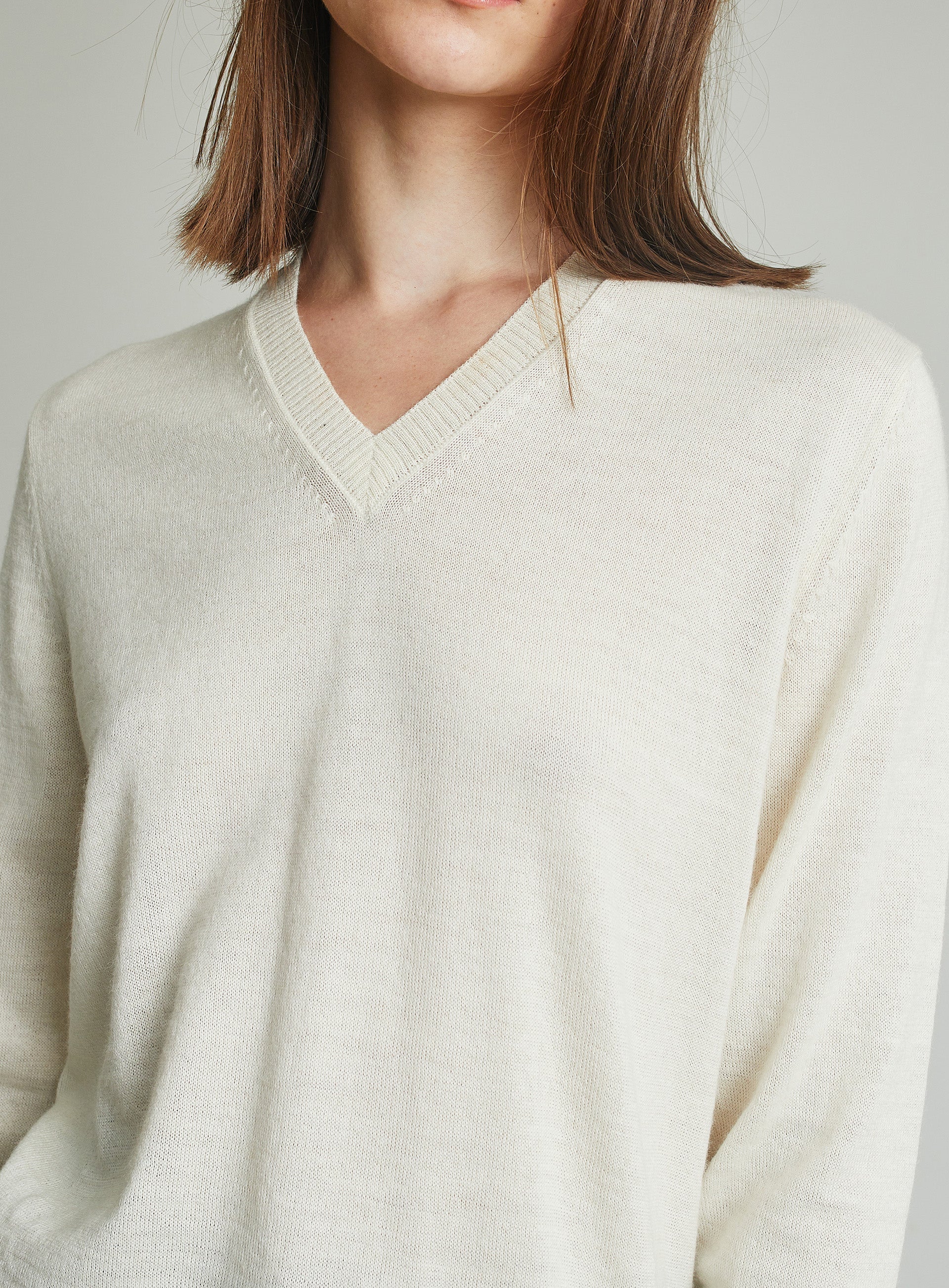 Alicia Sweater Baby Alpaca Color Ecru - Paz Lifestyle 