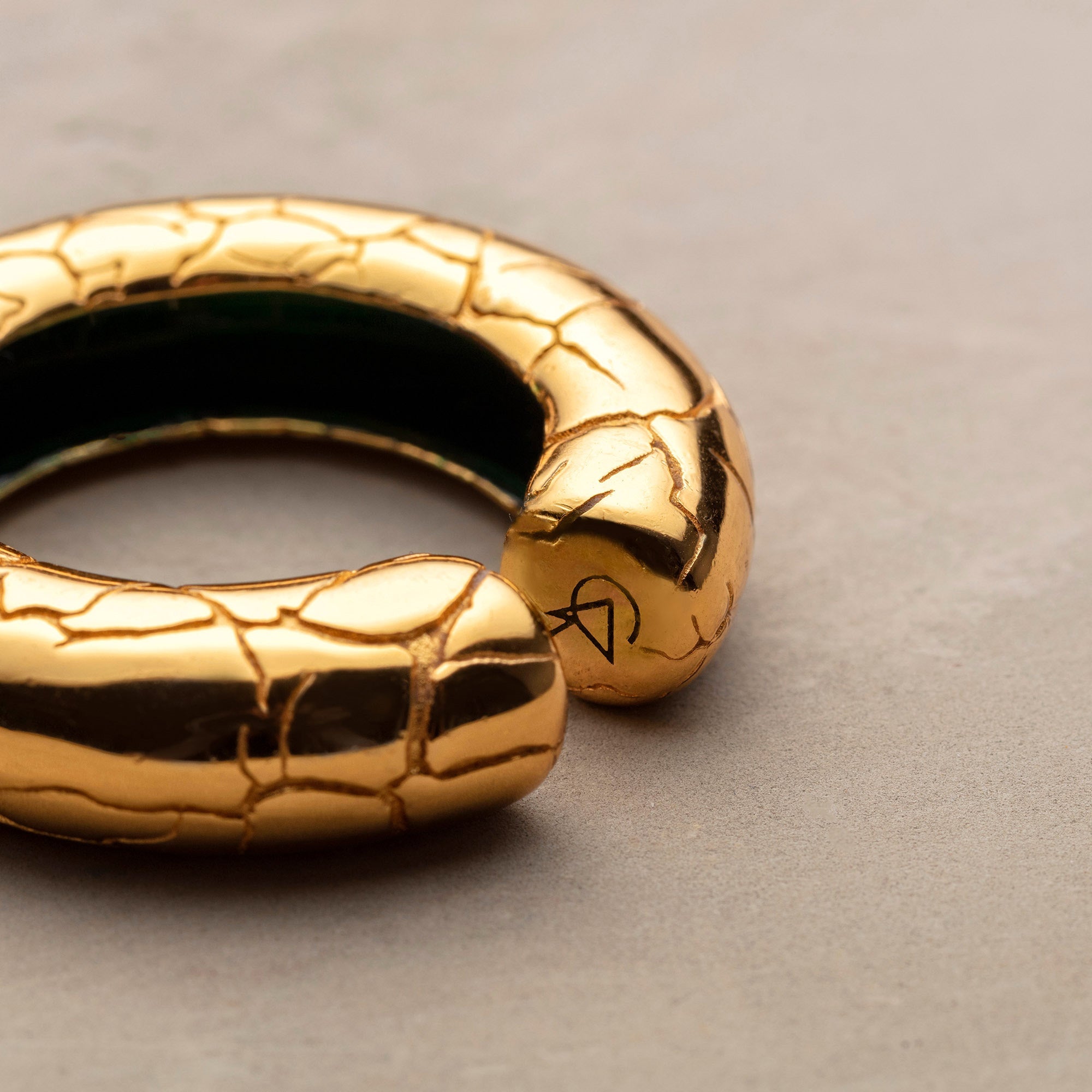 Beatrice Large Ear Cuff Yellow Gold - Paz Lifestyle 