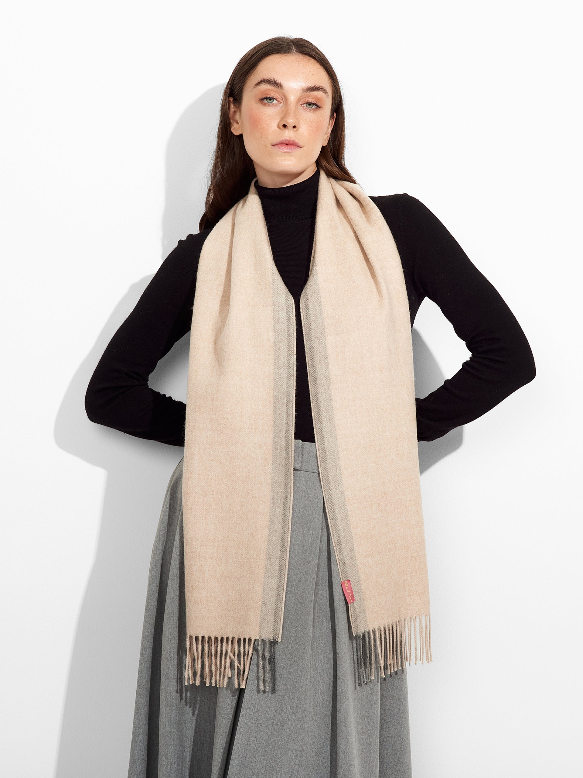 Ravenna Scarf Baby Alpaca Color Beige
