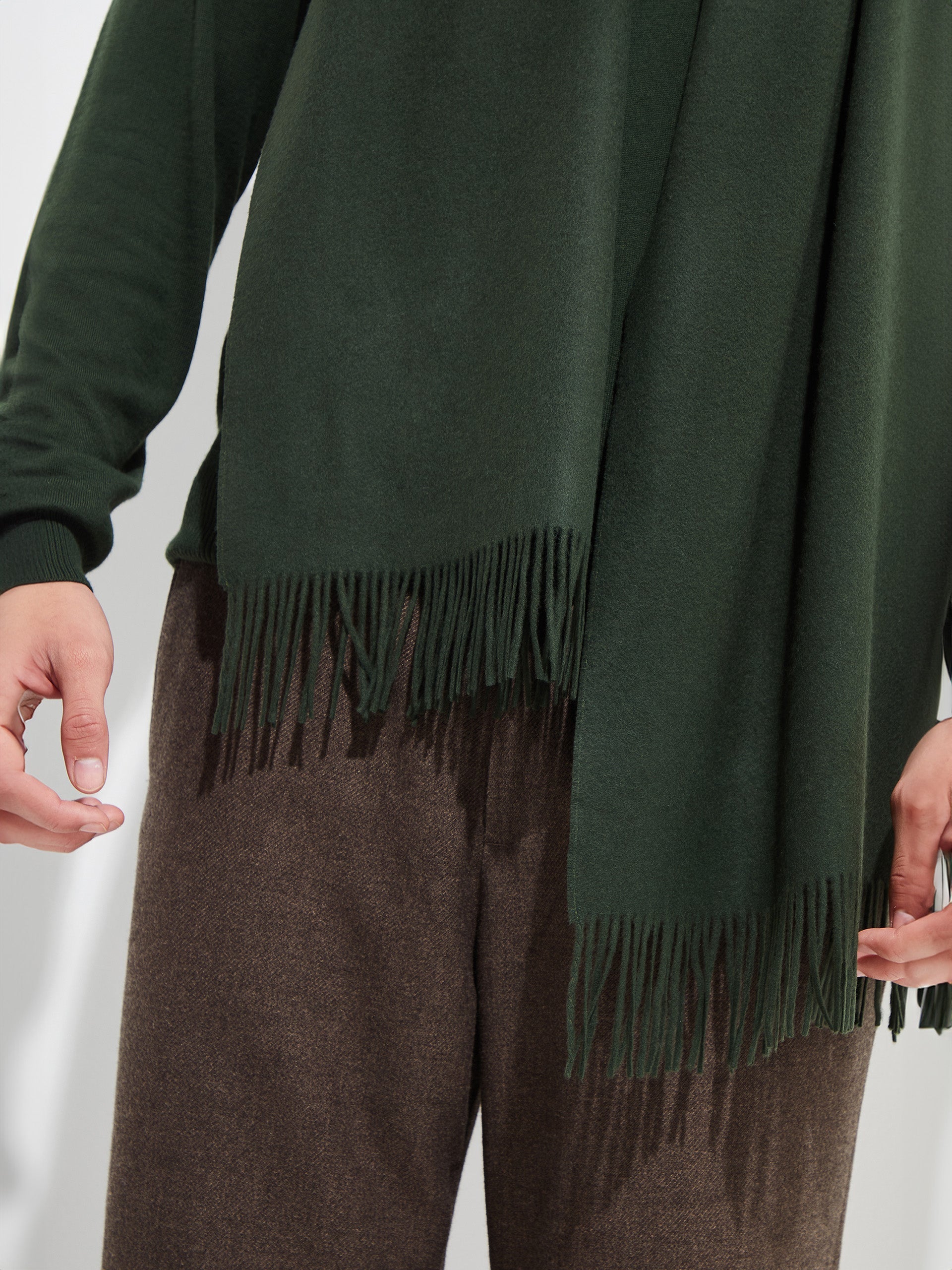 Basel Scarf Vicuna Color Green - Paz Lifestyle 