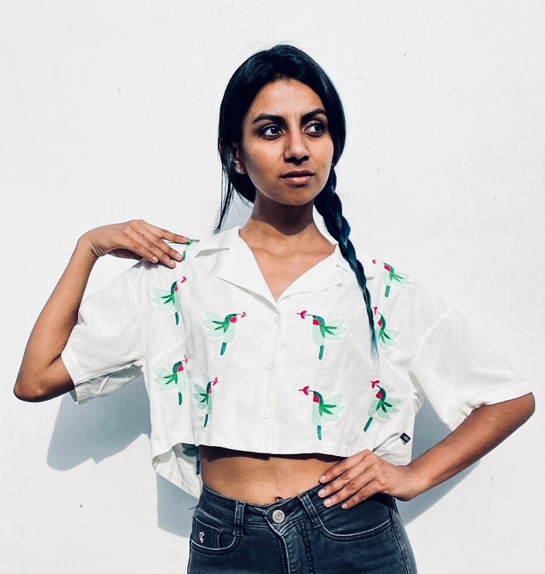 AGUSTINA - HUMMINGBIRDS CROP SHIRT - NOQA KASHANI COLLECTION - Paz Lifestyle 