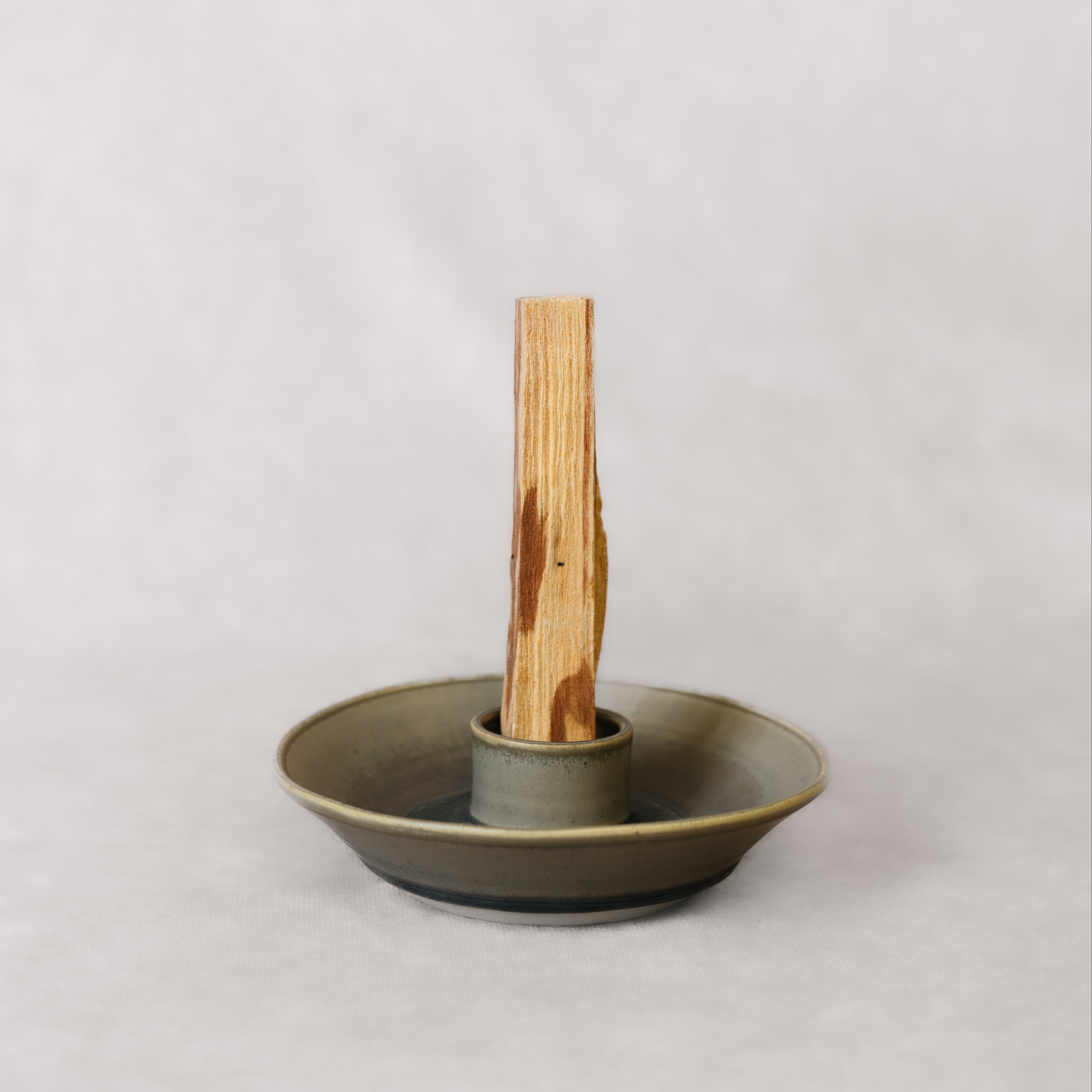 Palo Santo Holder Golden Dune Stoneware Pottery - Paz Lifestyle 