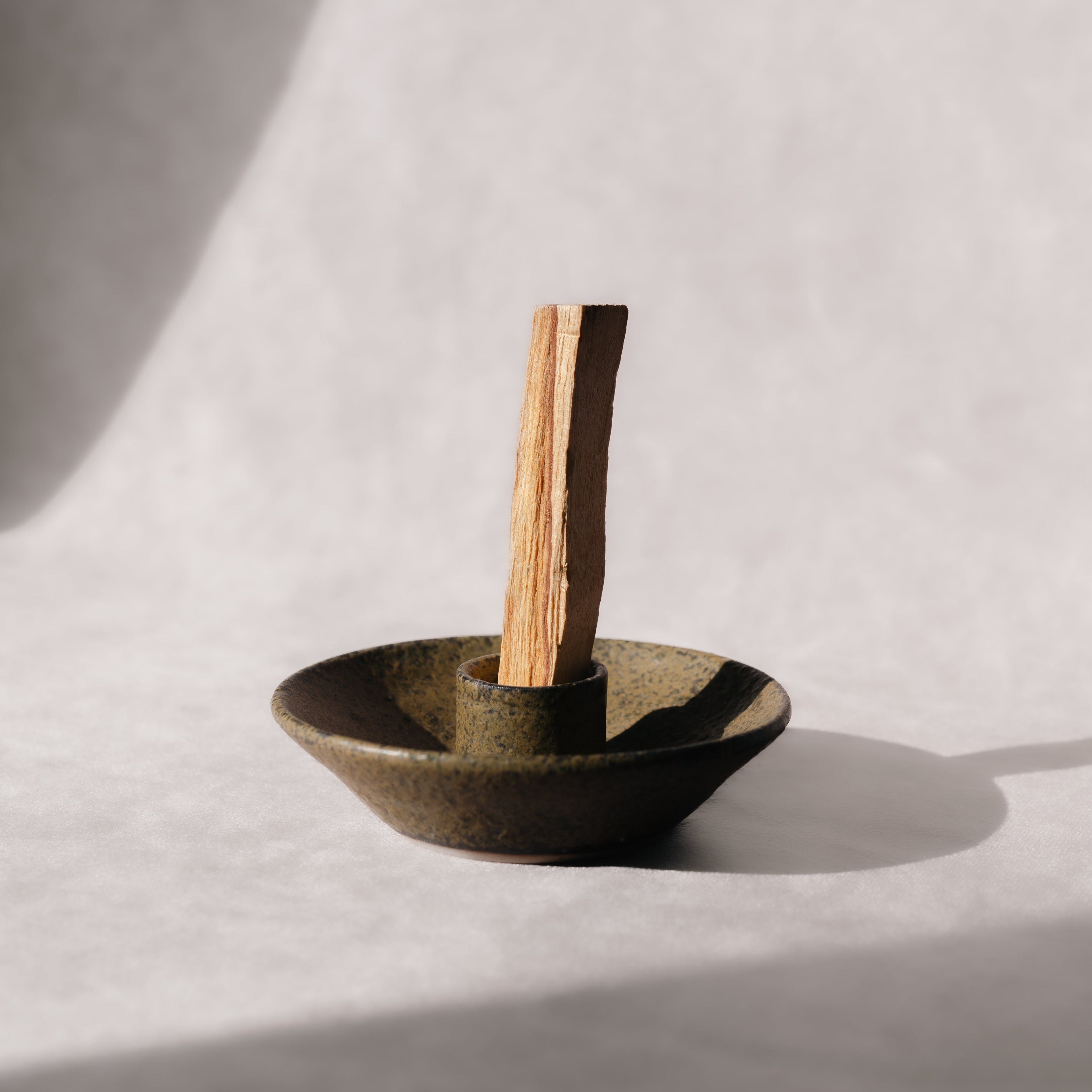 Palo Santo Holder Sage Mist Stoneware Pottery - Paz Lifestyle 