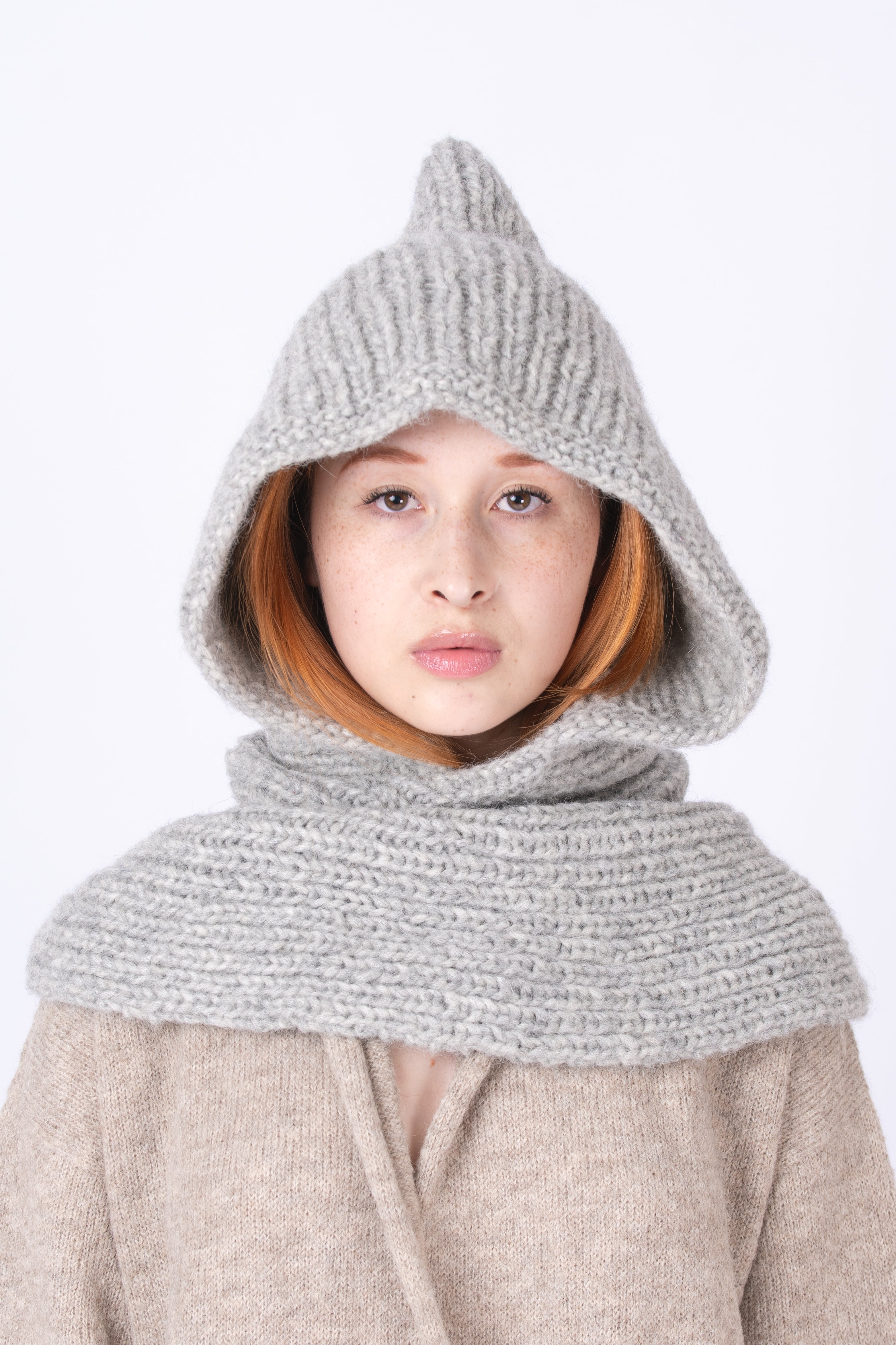 Suma Hand Knitted Hoodie - Paz Lifestyle 
