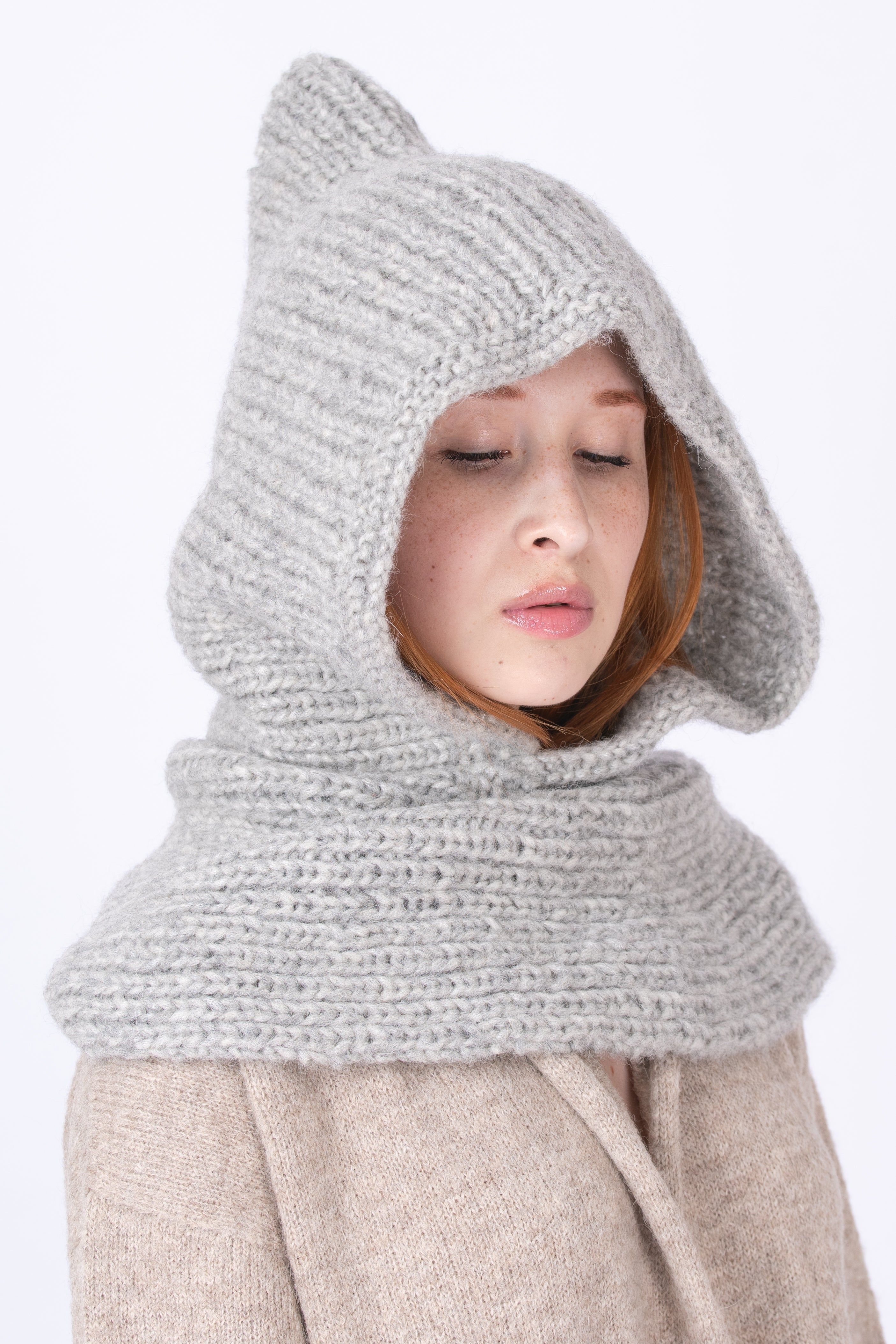 Suma Hand Knitted Hoodie - Paz Lifestyle 