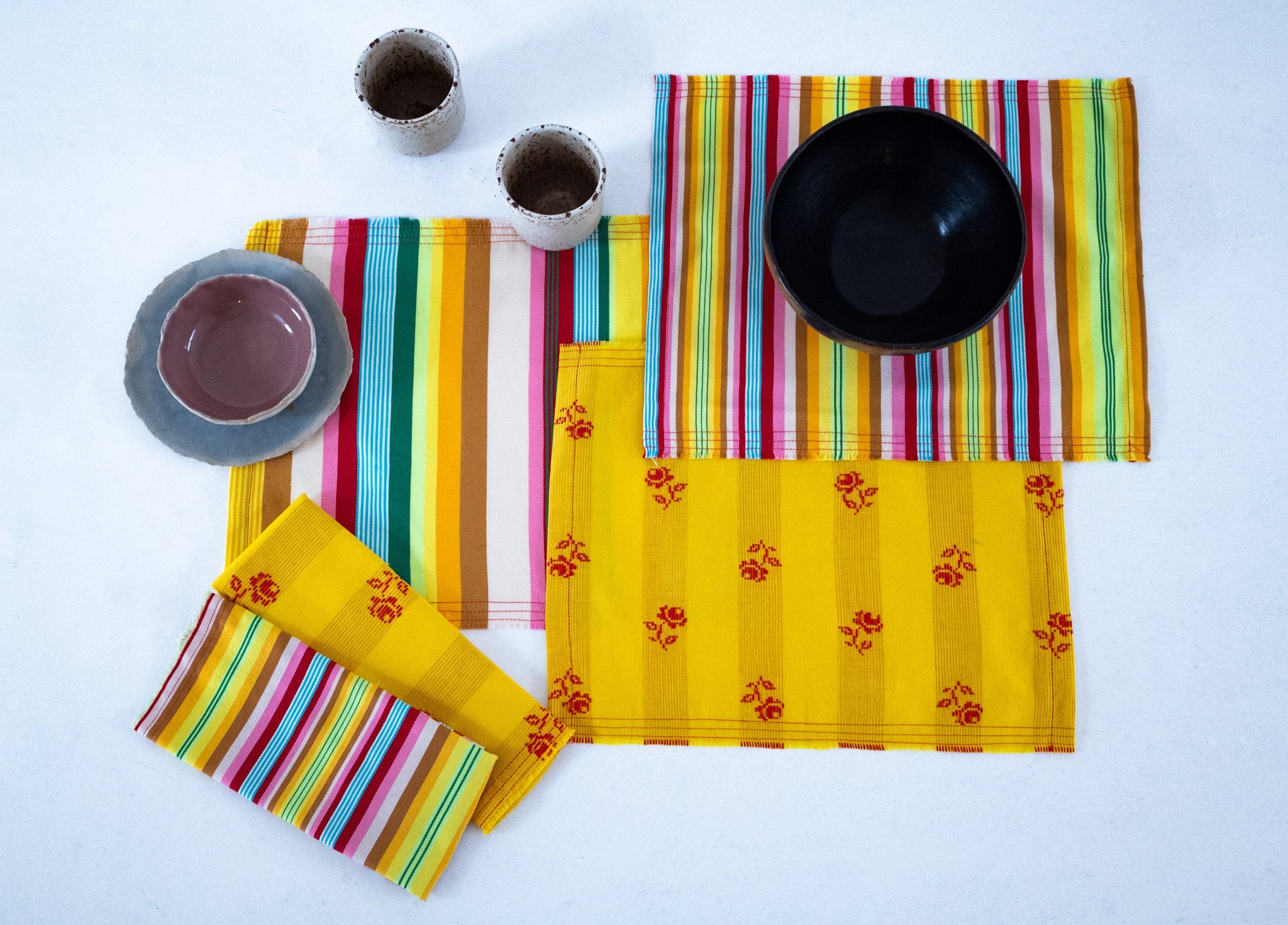 TABLE MATS MULTICOLOR THIN STRIPES - Paz Lifestyle 