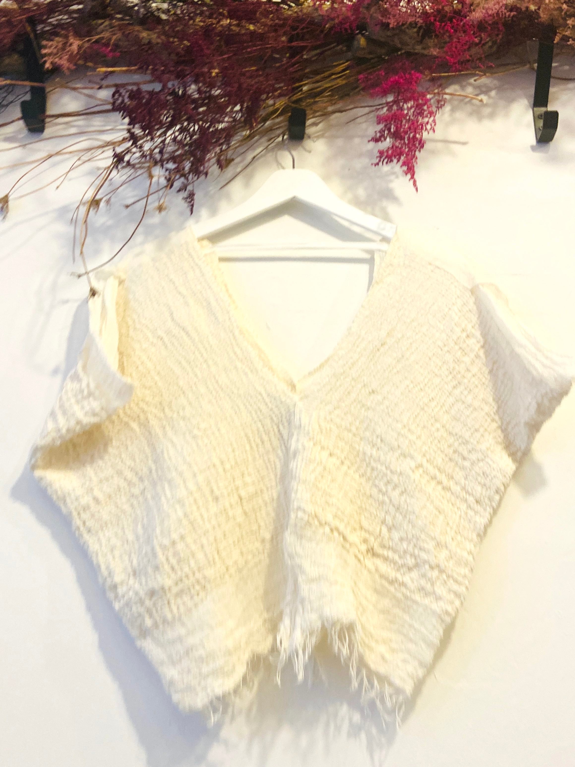 Hannah V neck top