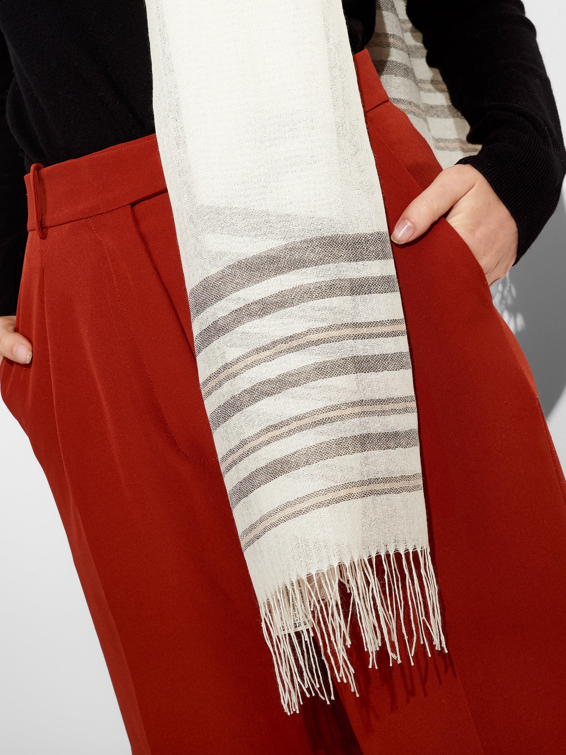 Mao Shawl Baby Alpaca Color Ecru