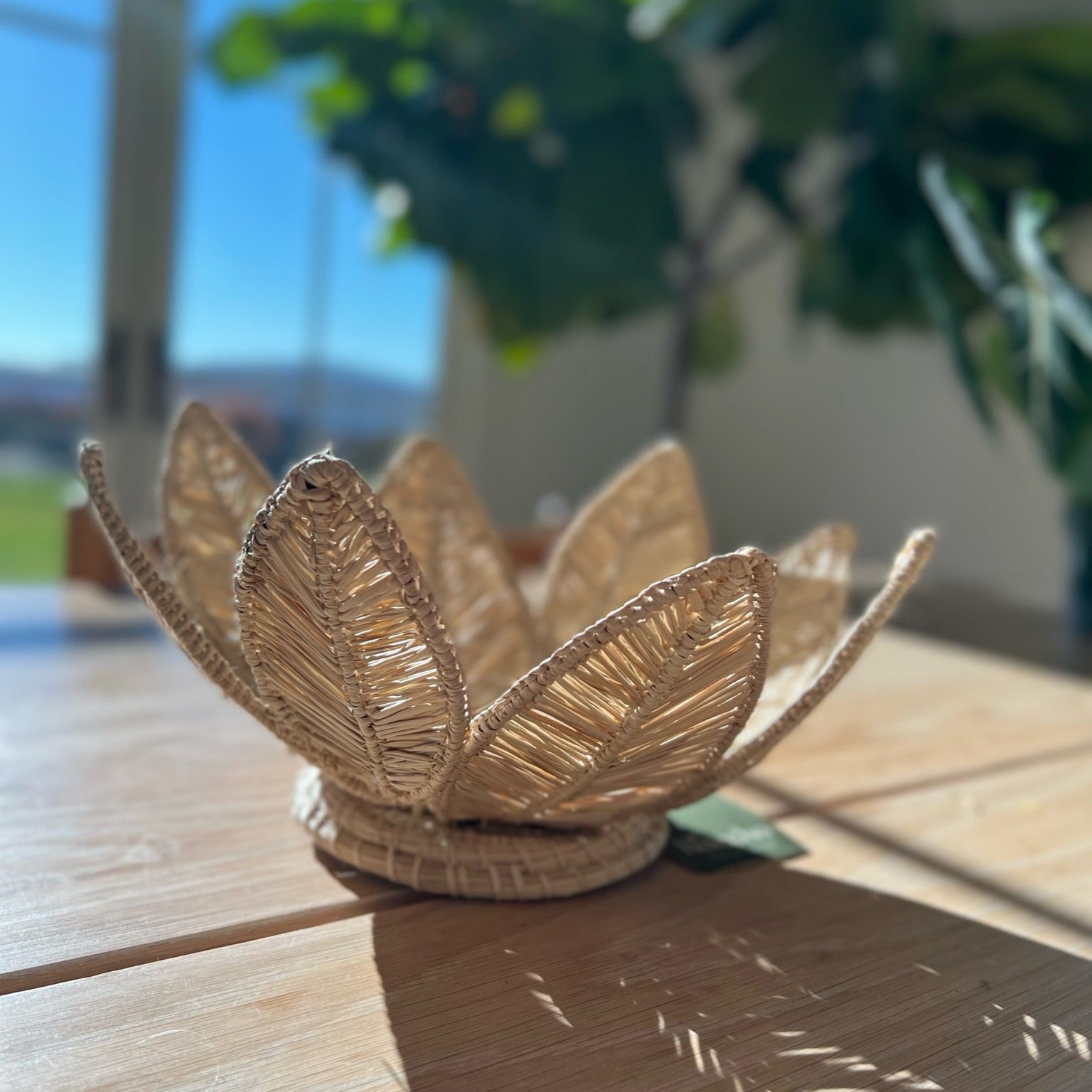 Usiacurí  Leaf Bread Basket - Paz Lifestyle 
