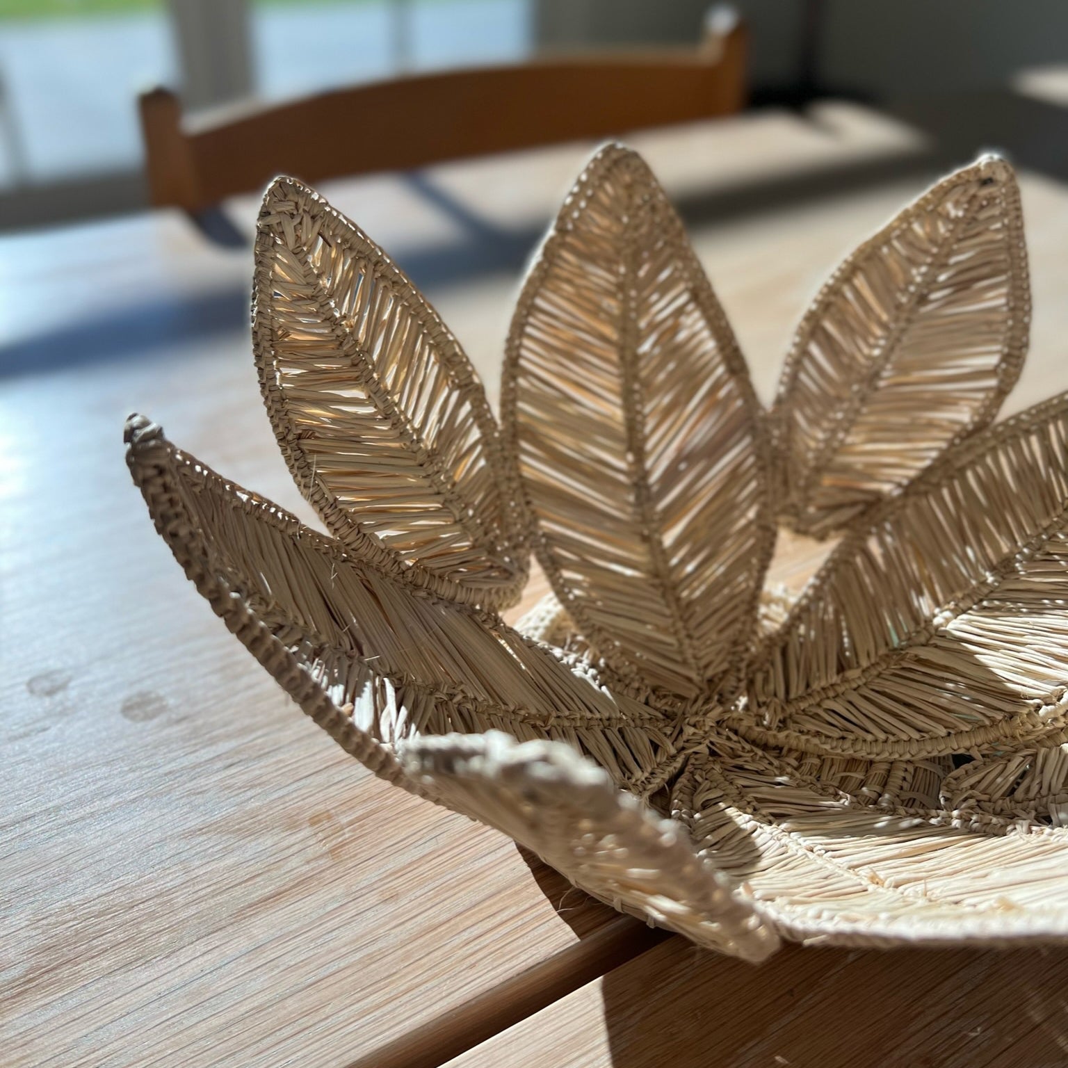Usiacurí  Leaf Bread Basket - Paz Lifestyle 