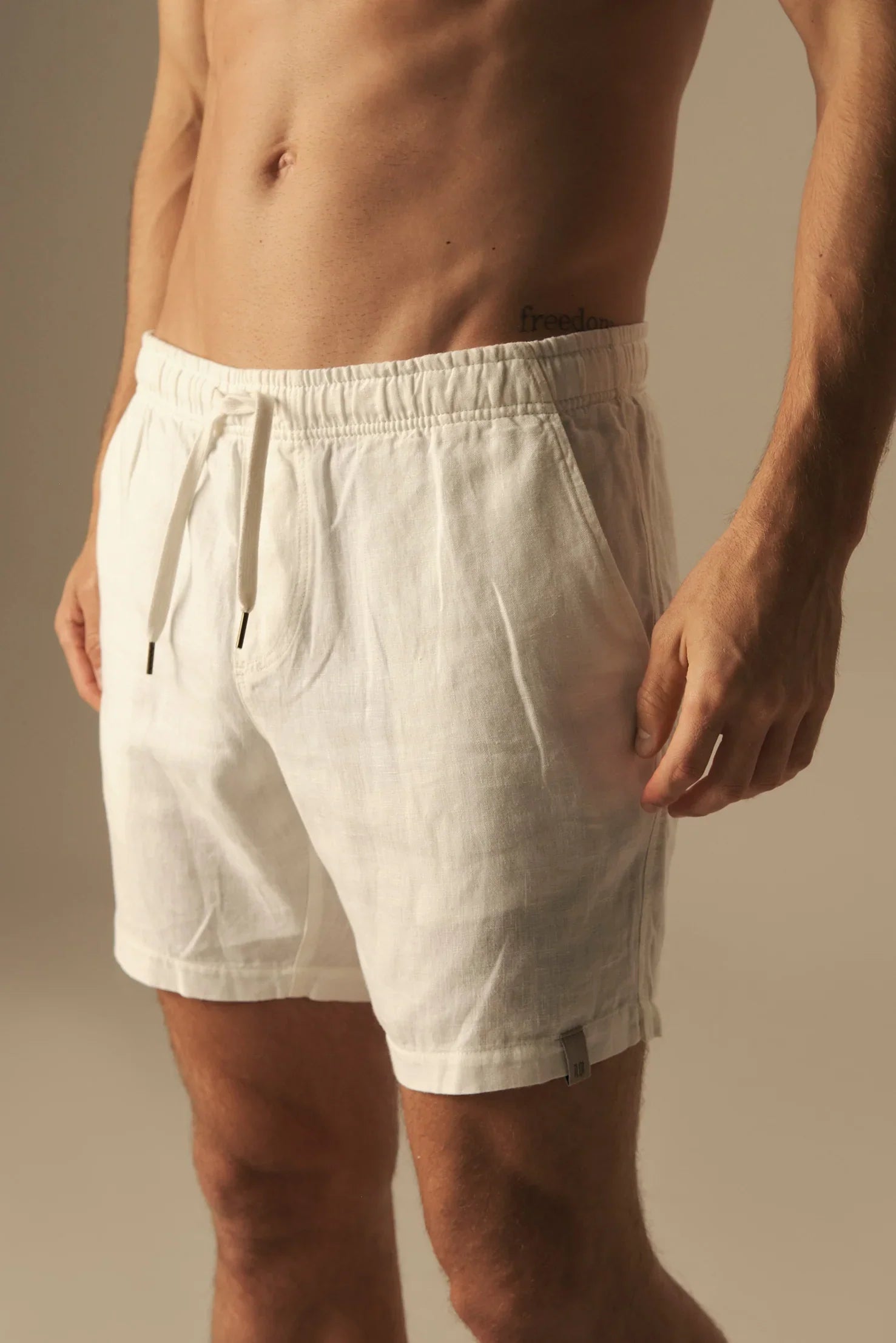 Linen costa slim fit shorts White by Ilot - Paz Lifestyle 