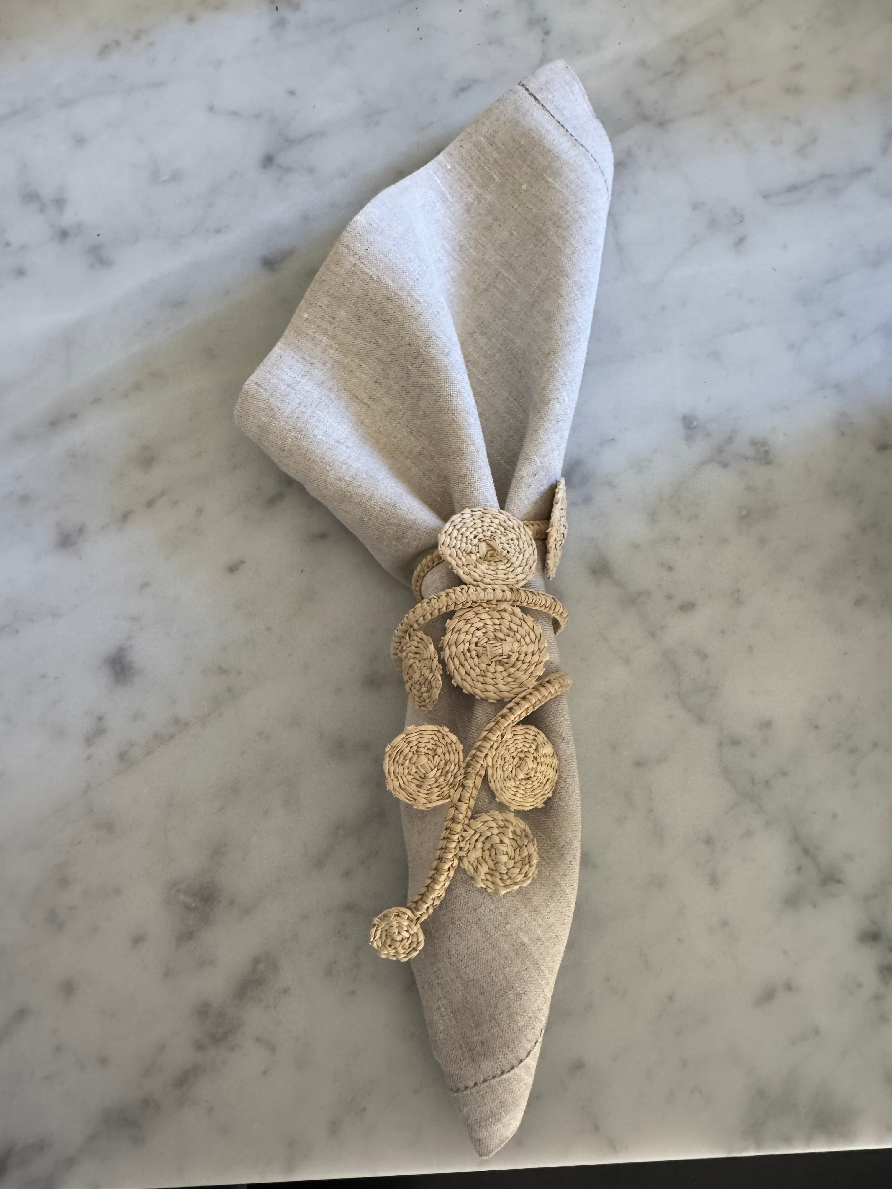 Iraca Palm Seeded Napkin rings Set of 4 - Paz Lifestyle 