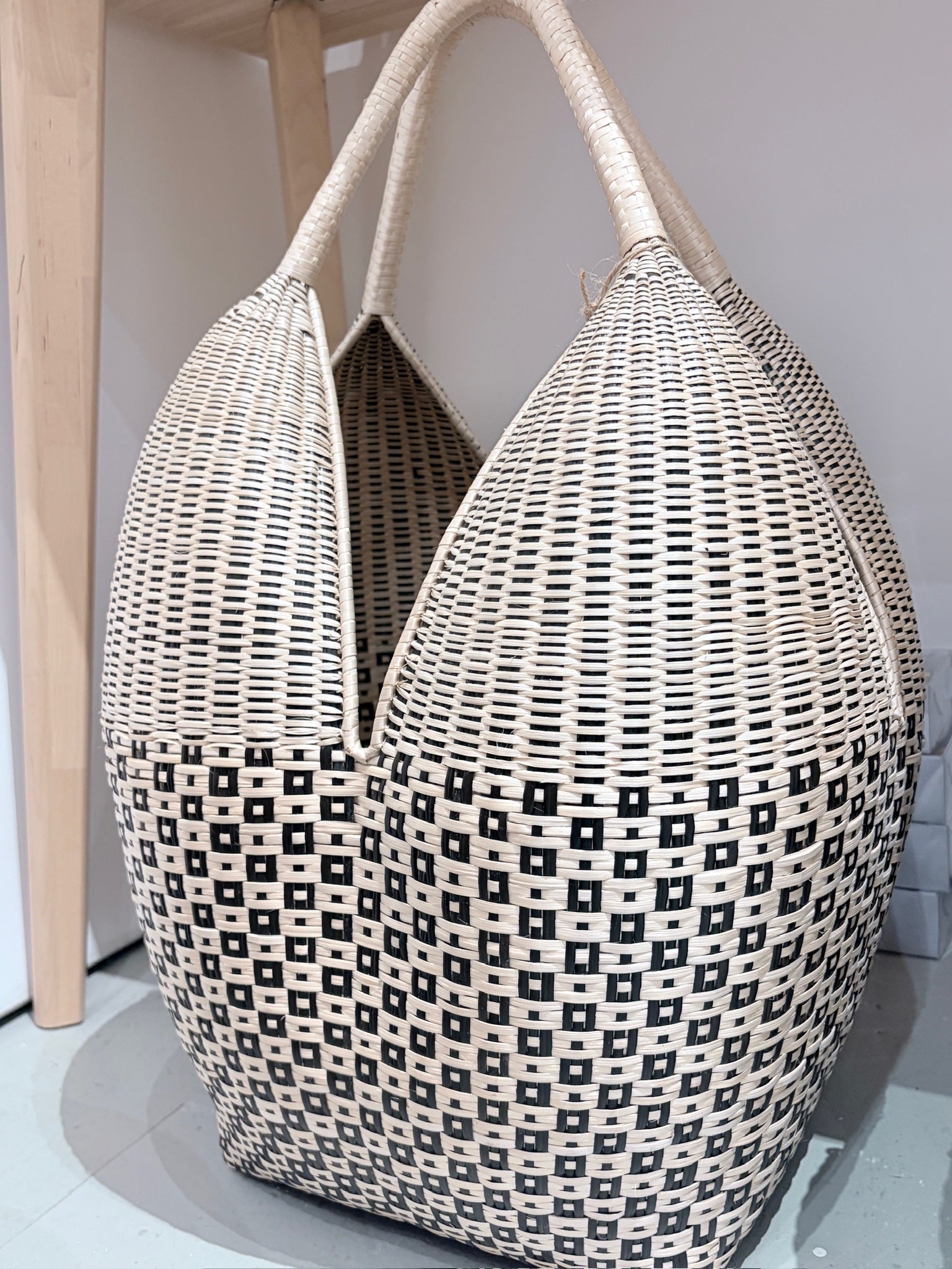 Paja Tetera Tote Basket known as Cuatro Tetas