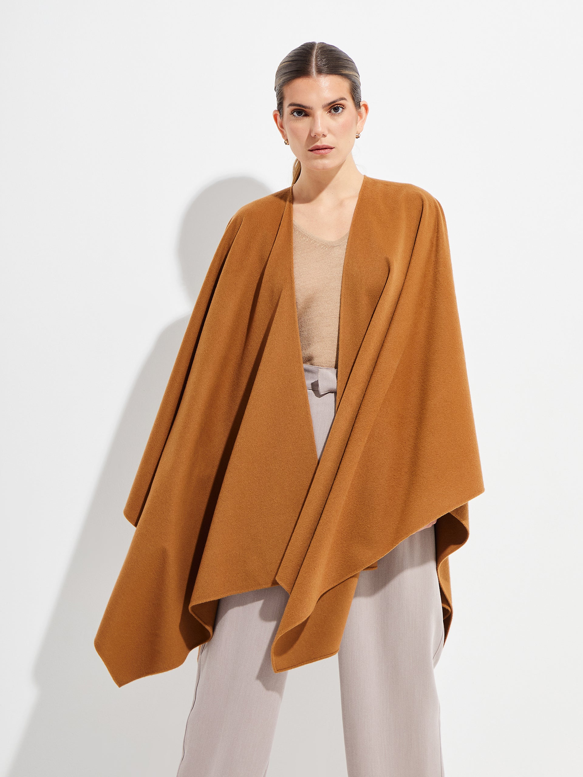 Betty Cape Vicuña Color Vicuna