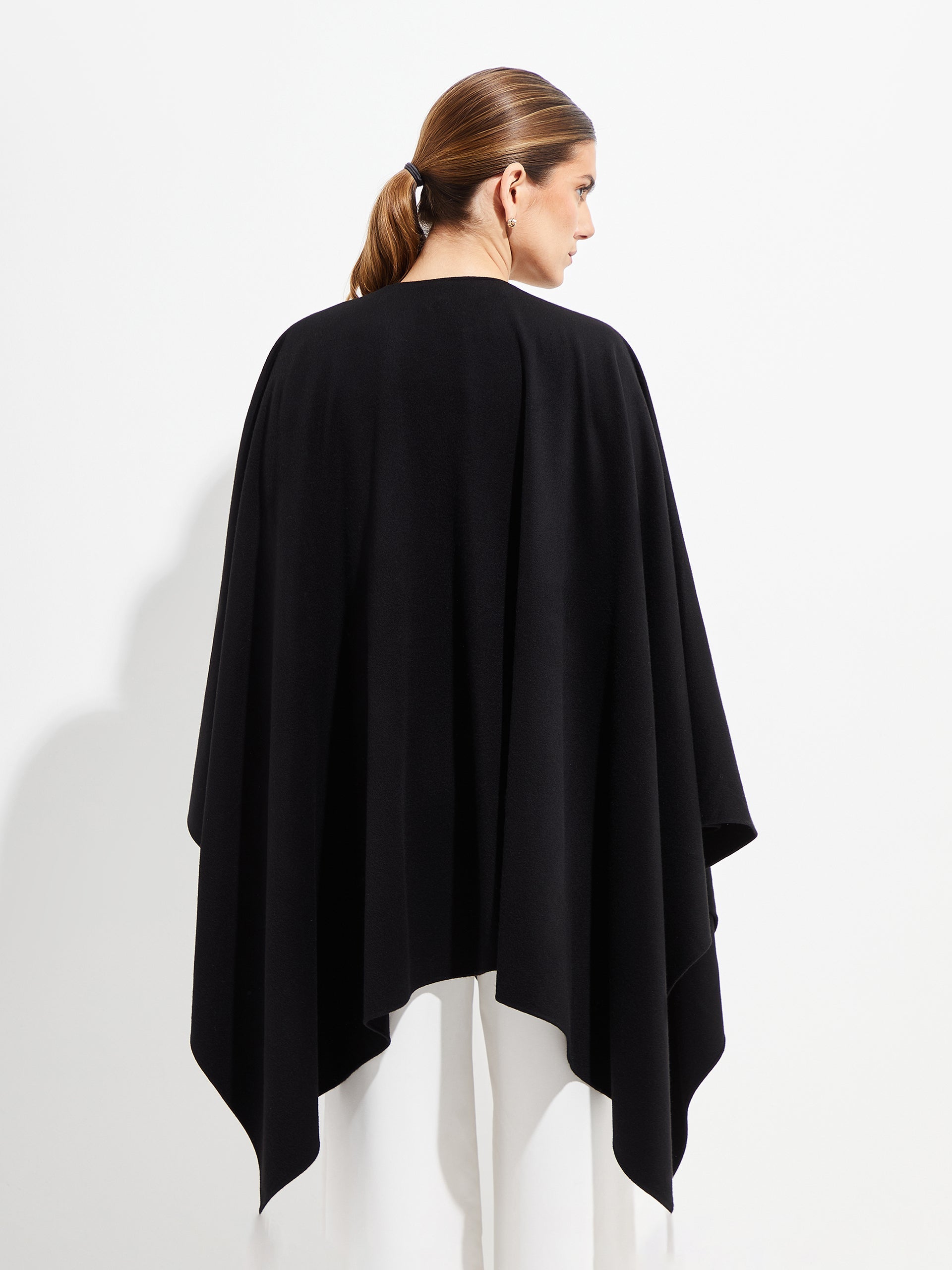 Betty Cape Vicuña Color Black