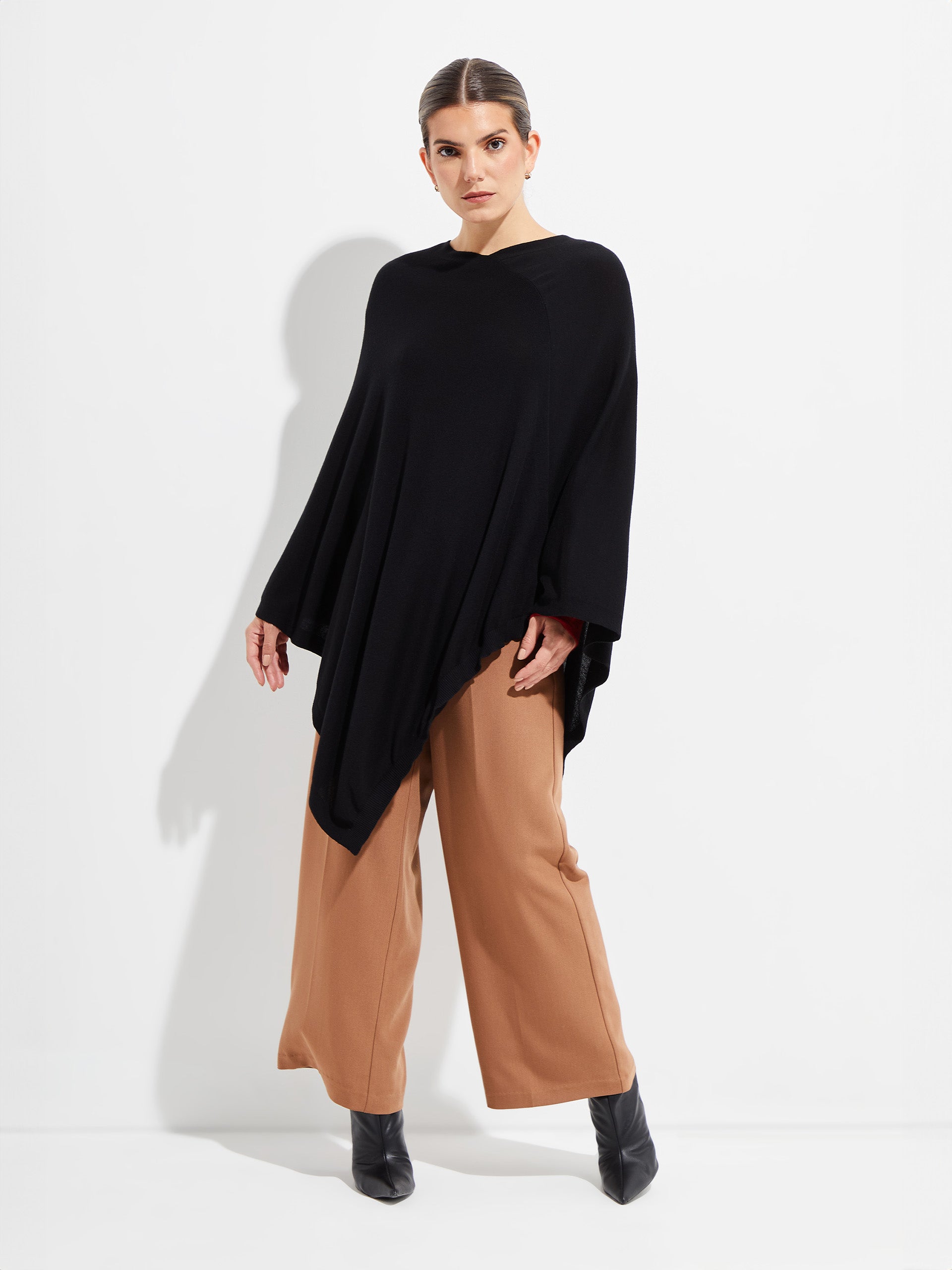 Beryl Poncho Vicuña Color Black