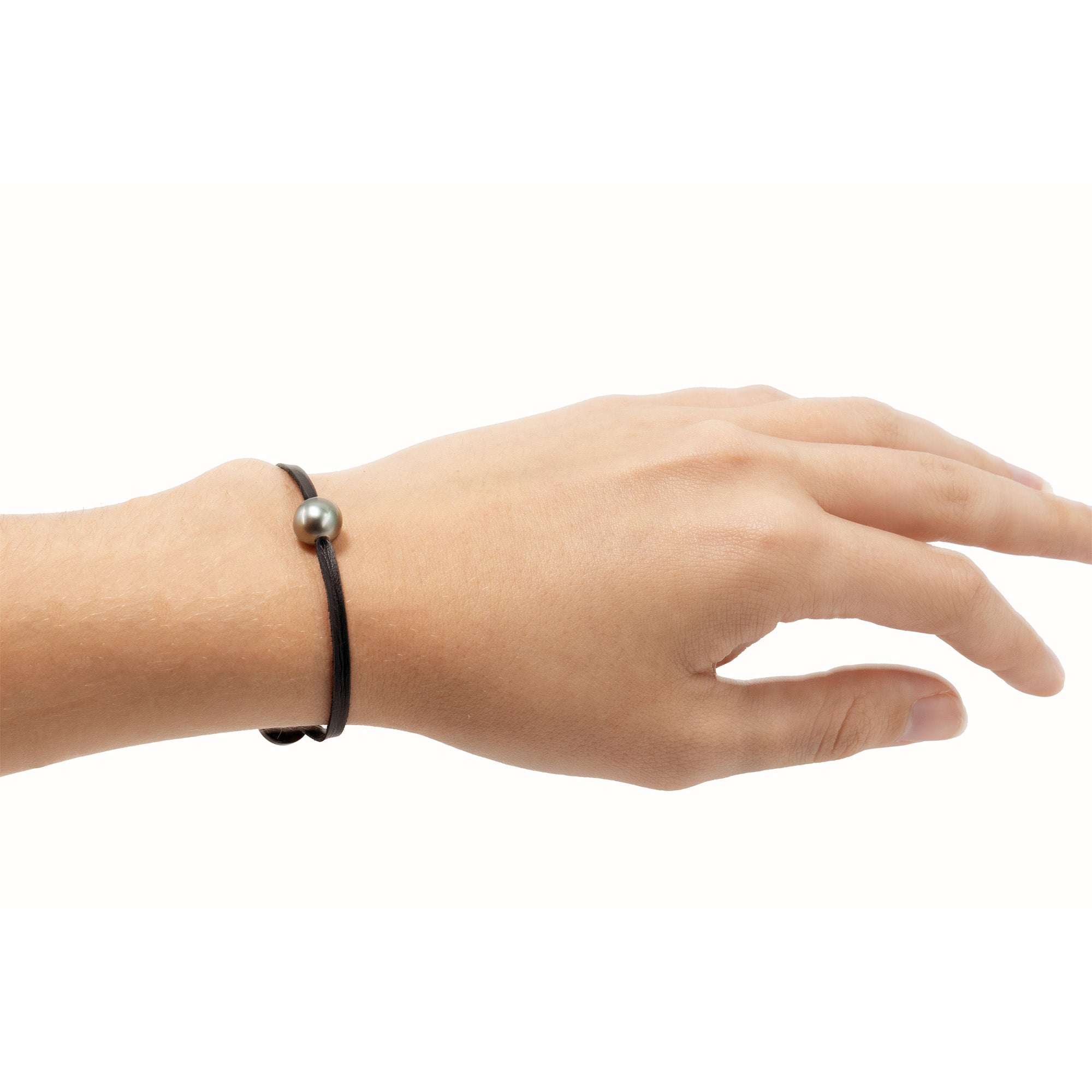 Kamoka for Men: Mana Bracelet with Mother-of-Pearl Button Closure - Paz Lifestyle 