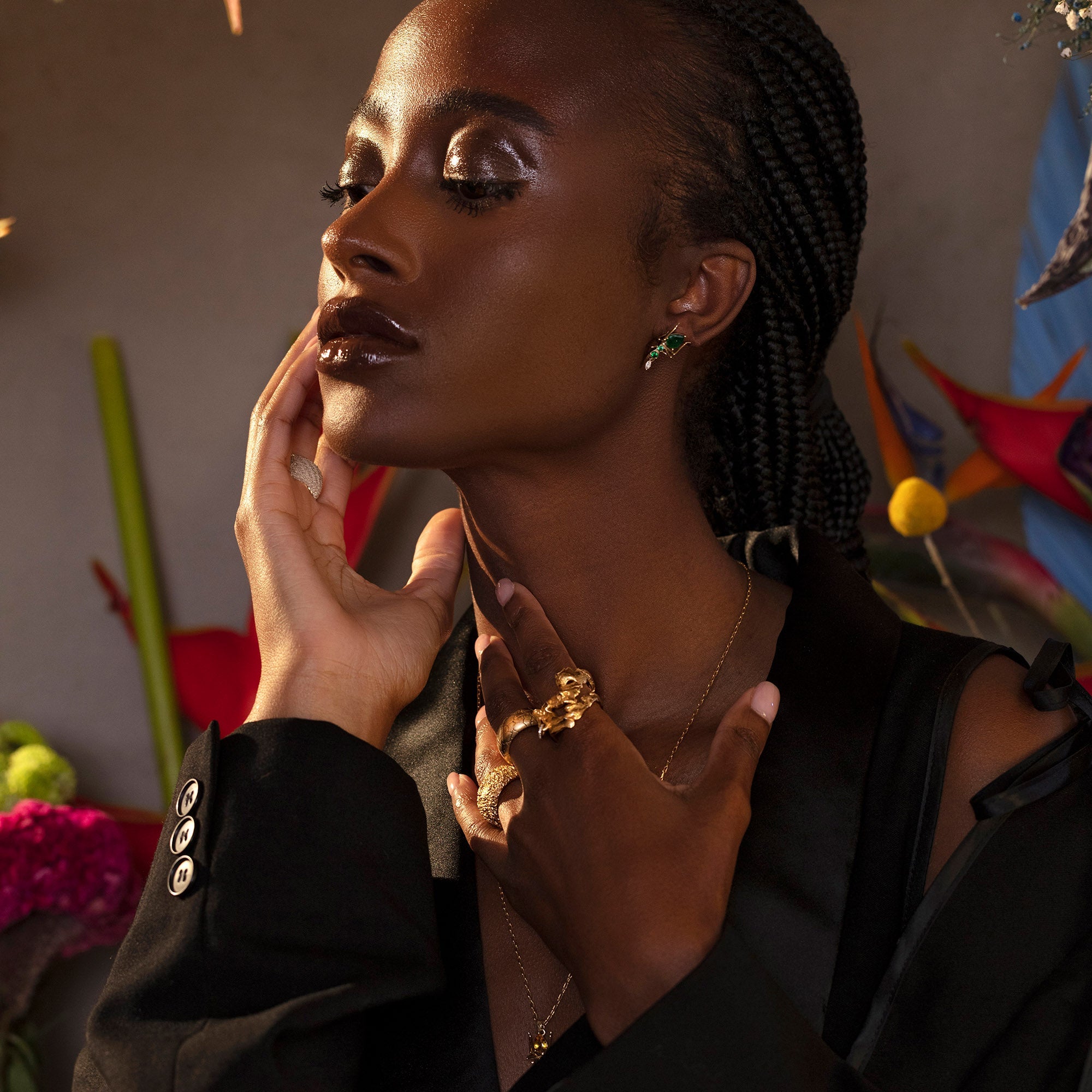 Kokoro Stud Earring Yellow Gold and Green Emeralds - Paz Lifestyle 