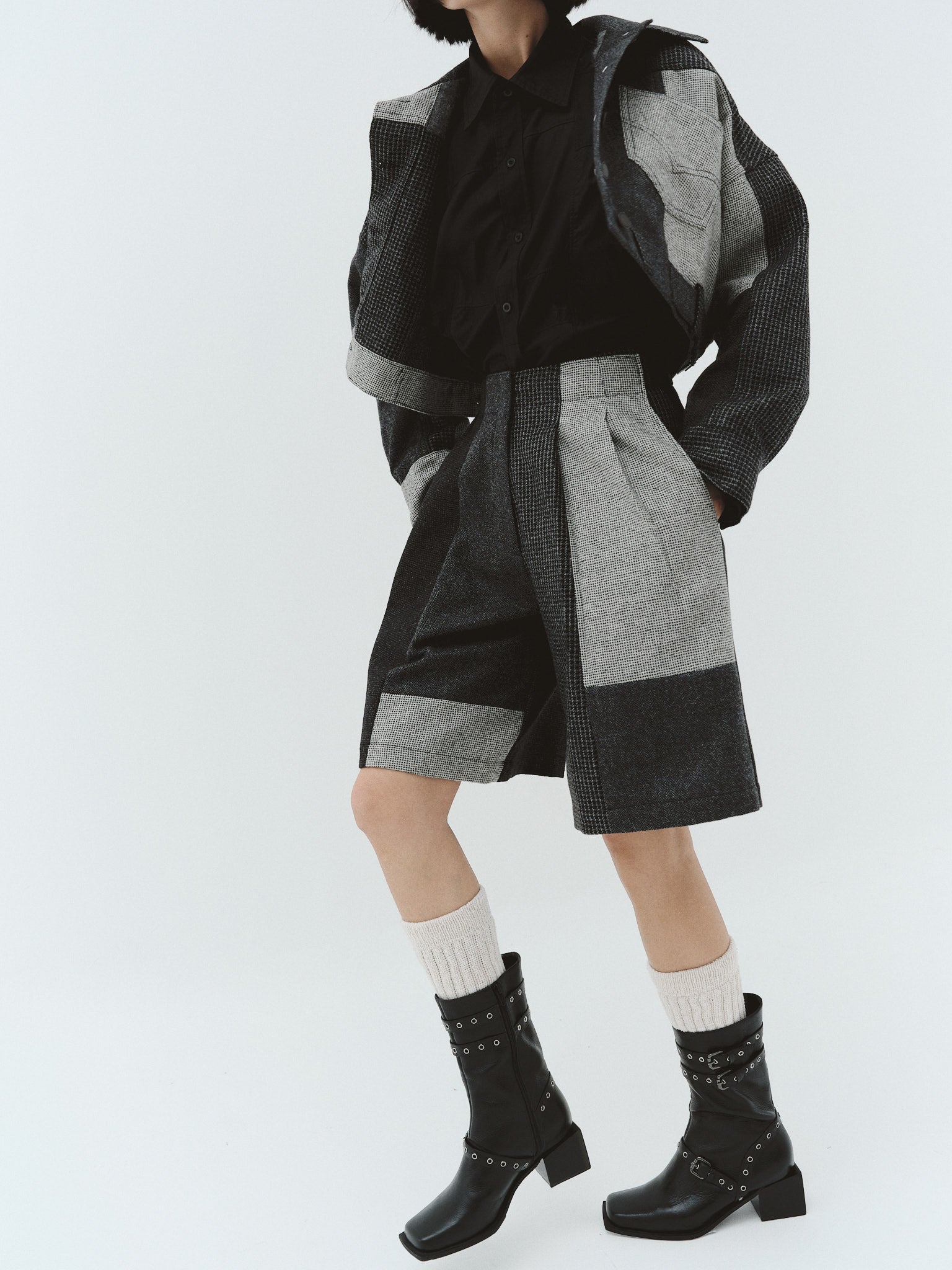 LUCILA Merino Wool Bermuda Shorts, Carbón | Pre-Order - Paz Lifestyle 