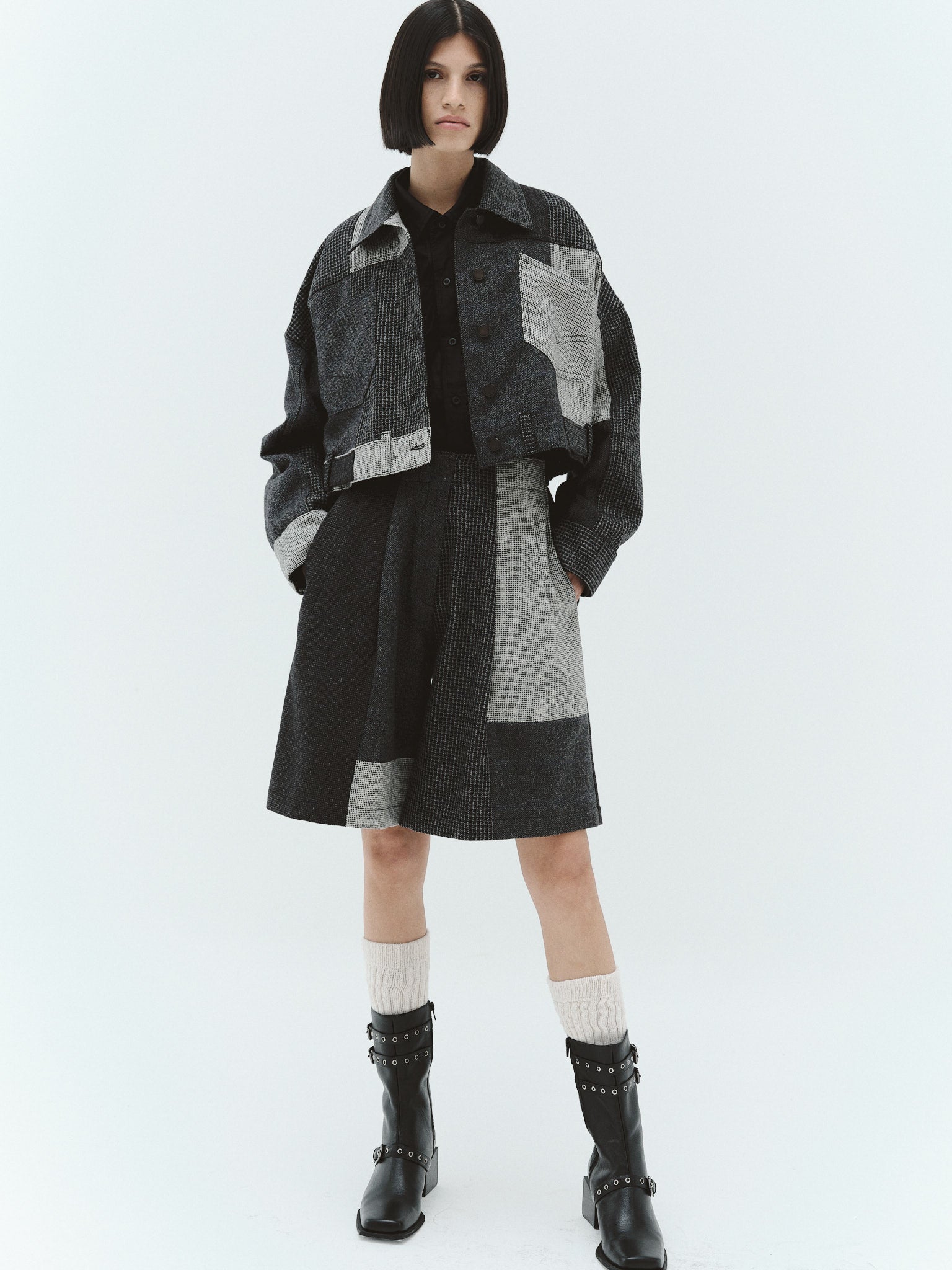 LUCILA Merino Wool Bermuda Shorts, Carbón | Pre-Order - Paz Lifestyle 